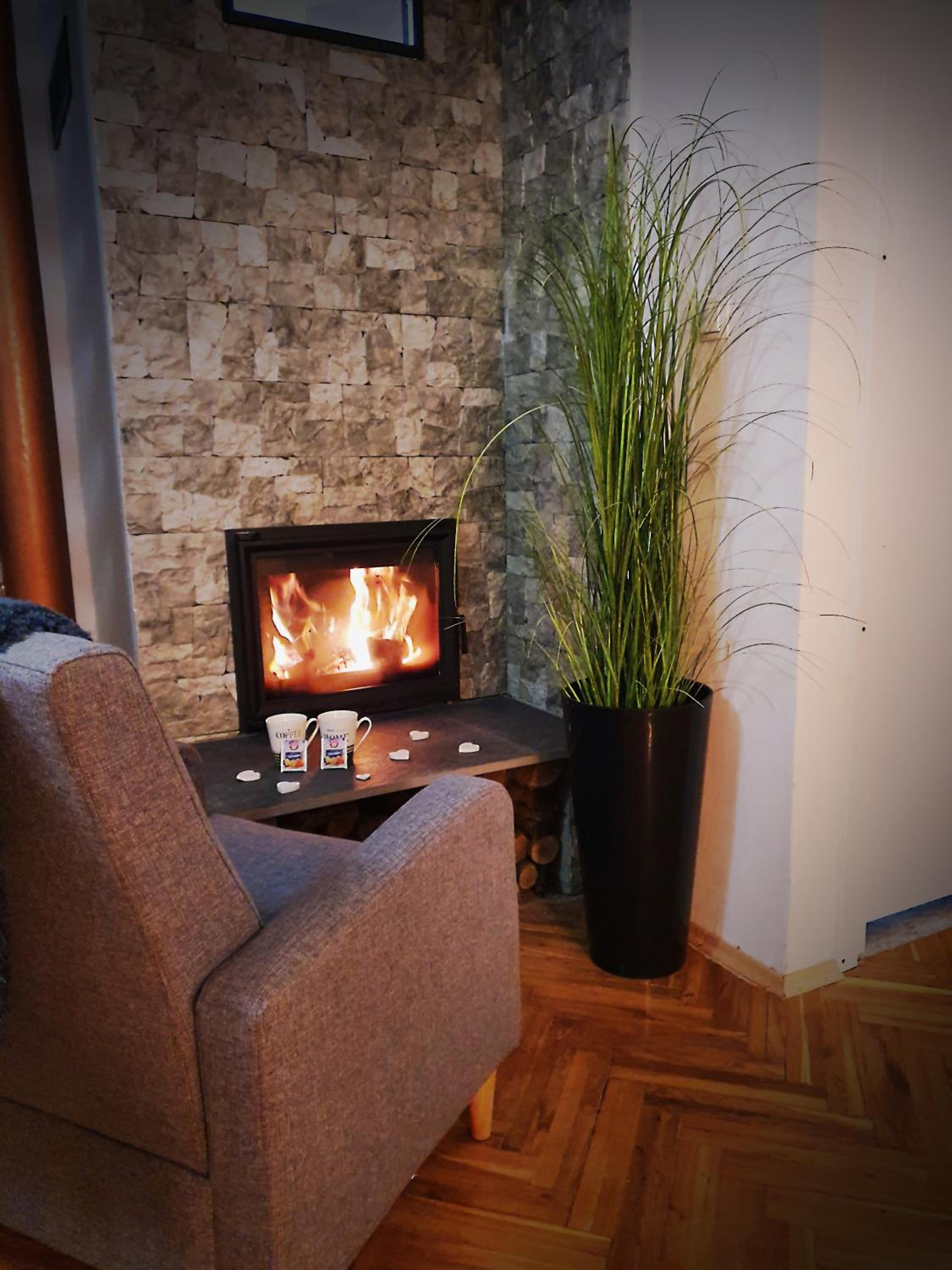 Two-Bedroom House - Photo 9