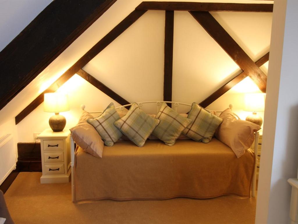 Superior Family Room - Photo 2