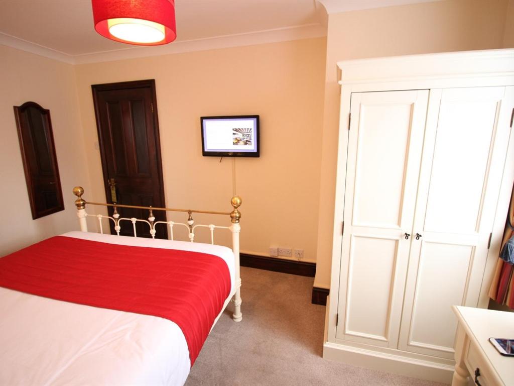 Double Room with Private Bathroom - Photo 2