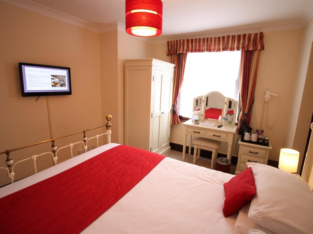 Double Room with Private Bathroom - Photo 12