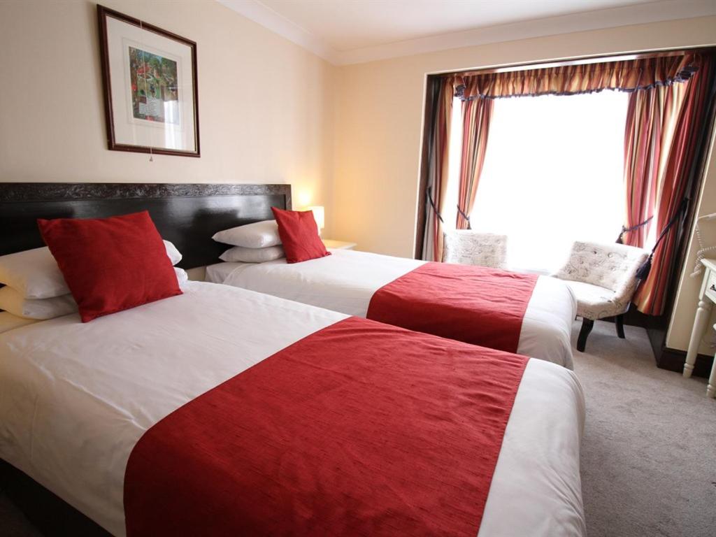 Double or Twin Room with Private Bathroom - Photo 5