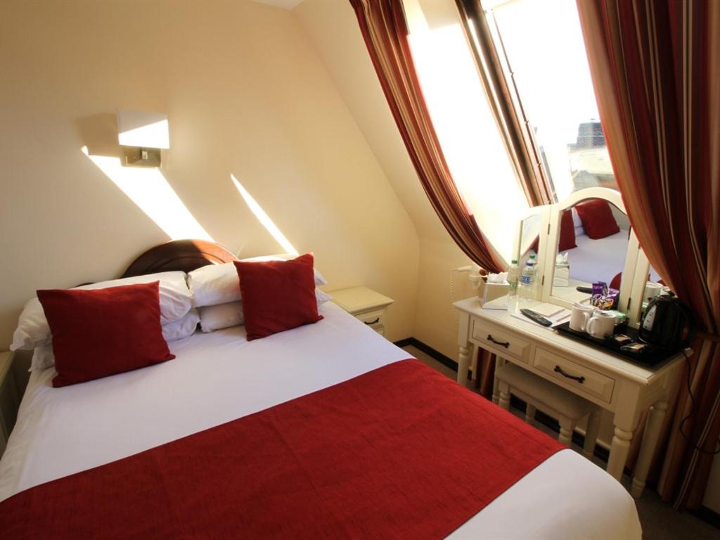 Small Double Room - Photo 6