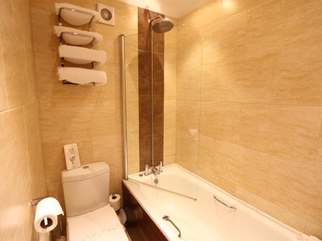 Double Room with Private Bathroom - Photo 14