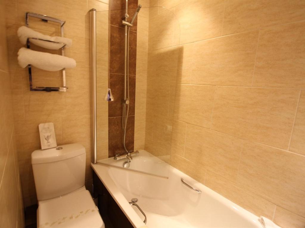 Single Room - Photo 9