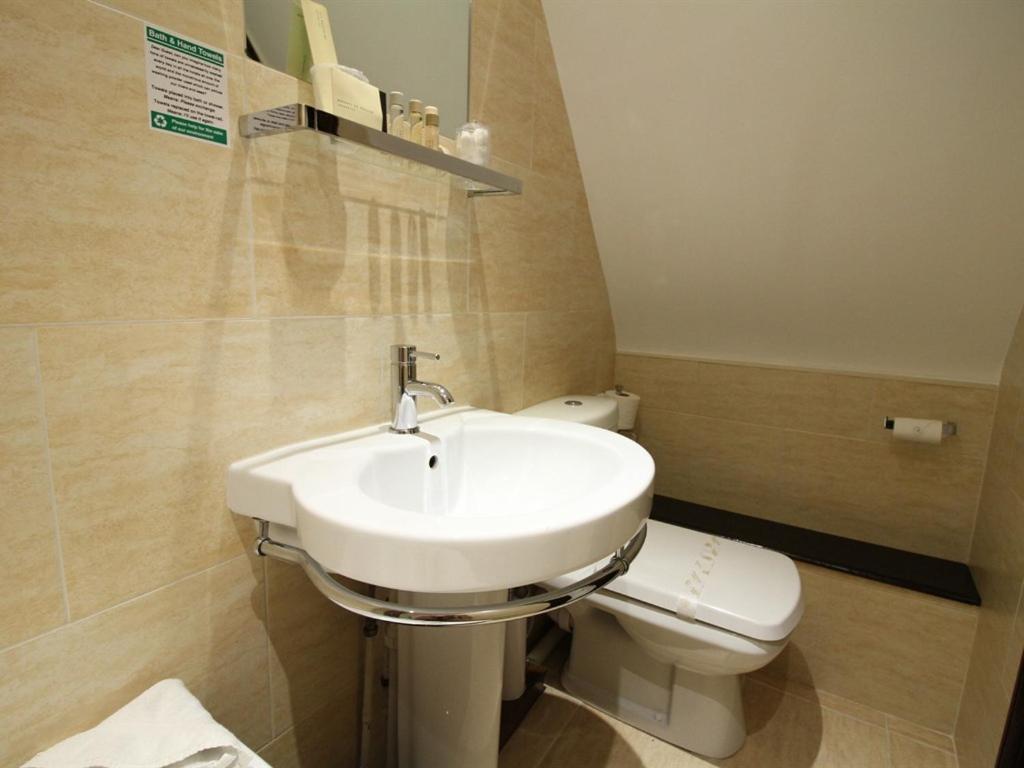 Single Room - Photo 2