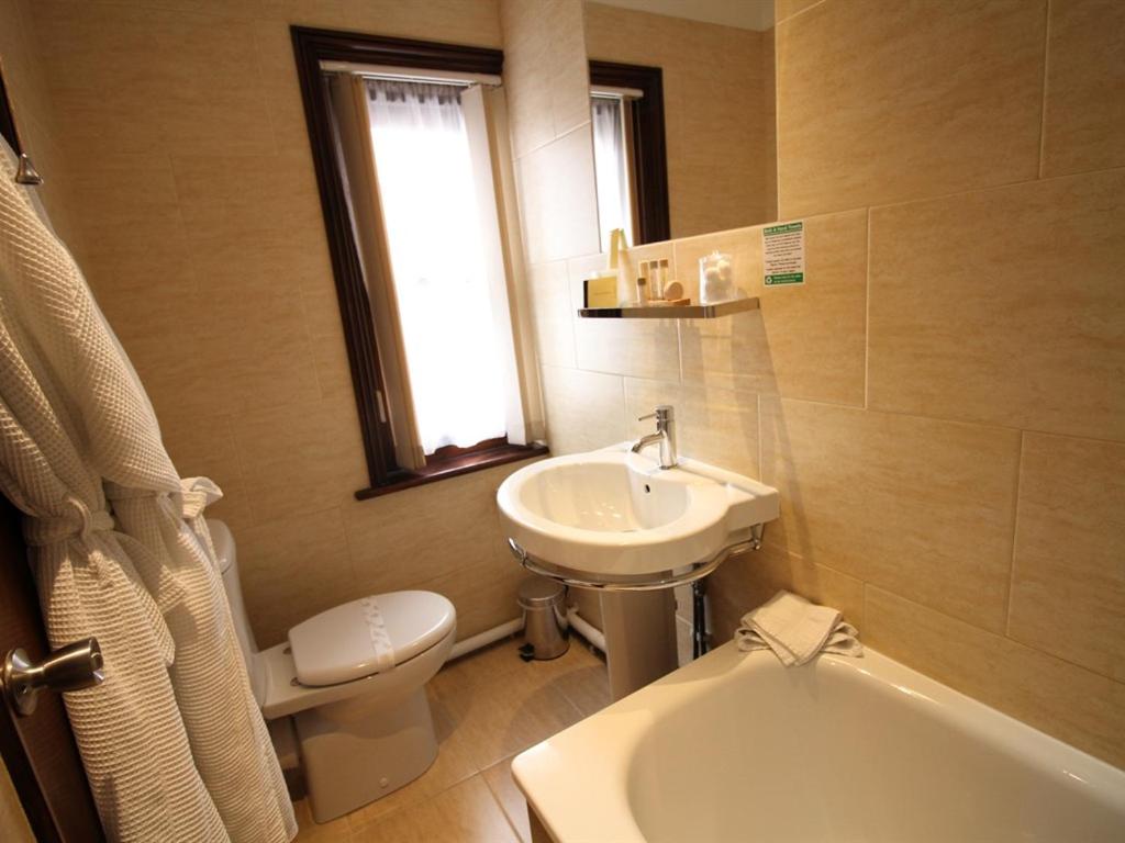Double Room with Private Bathroom - Photo 20