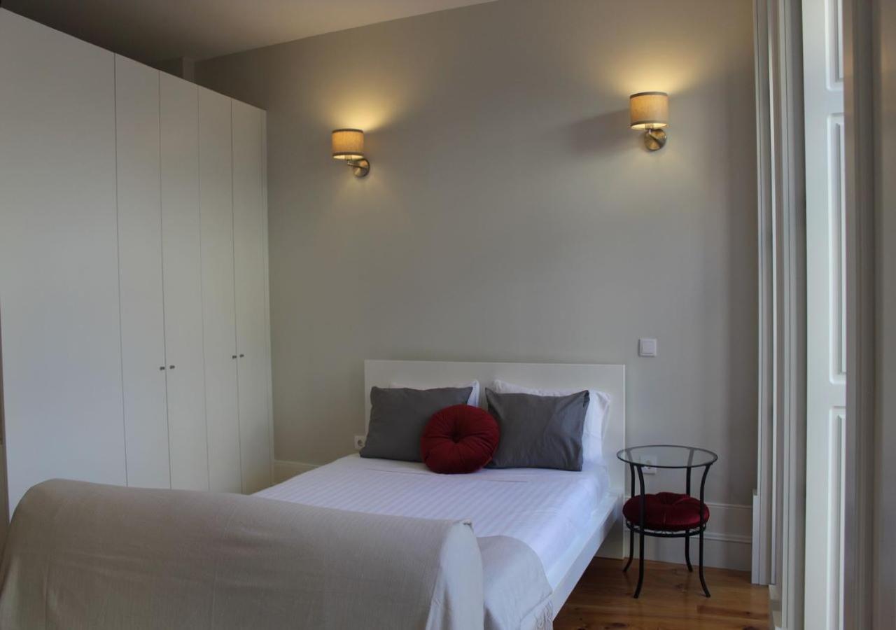 Studio Apartment - Photo 1