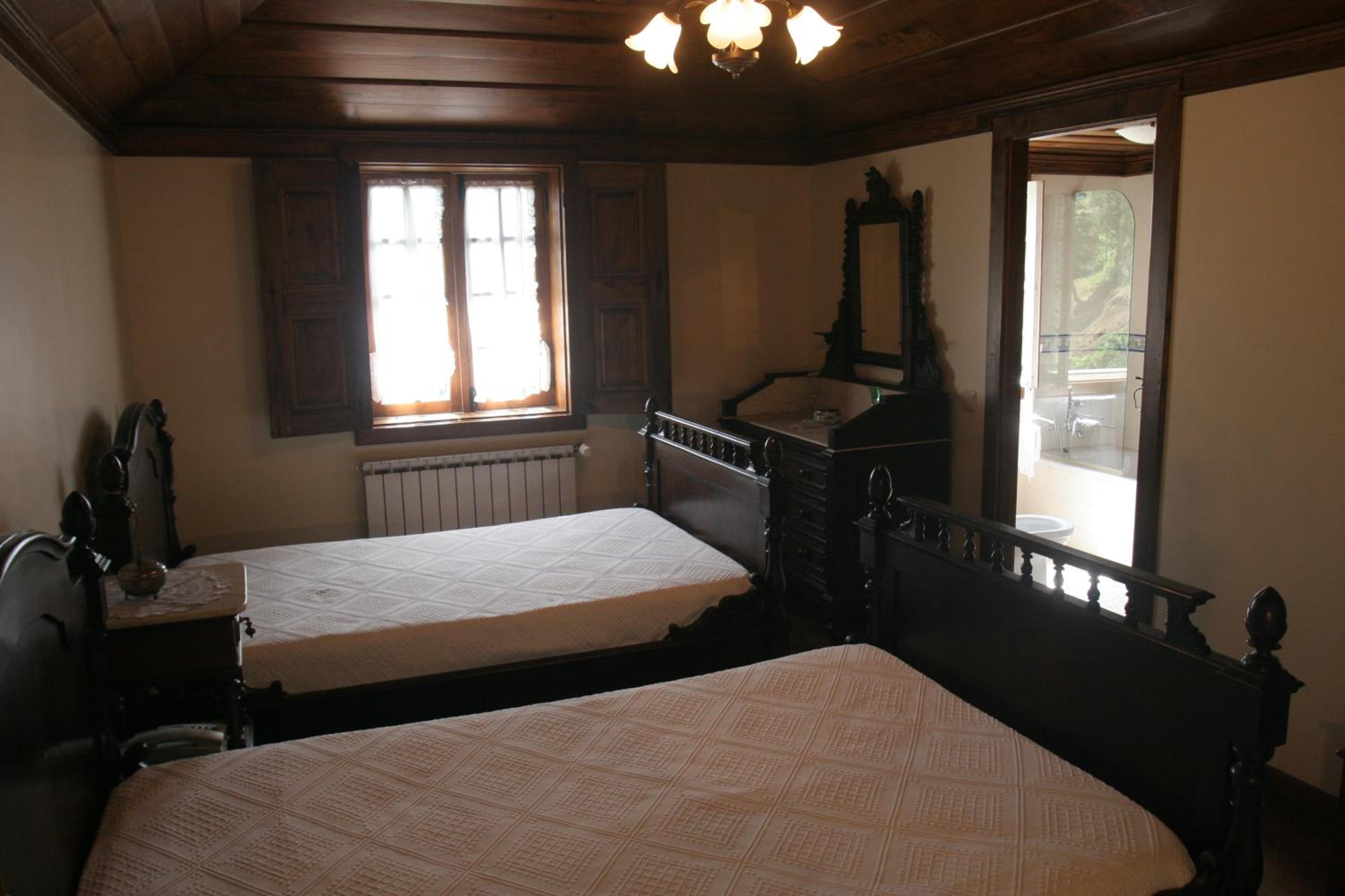 Five-Bedroom Villa photo 1