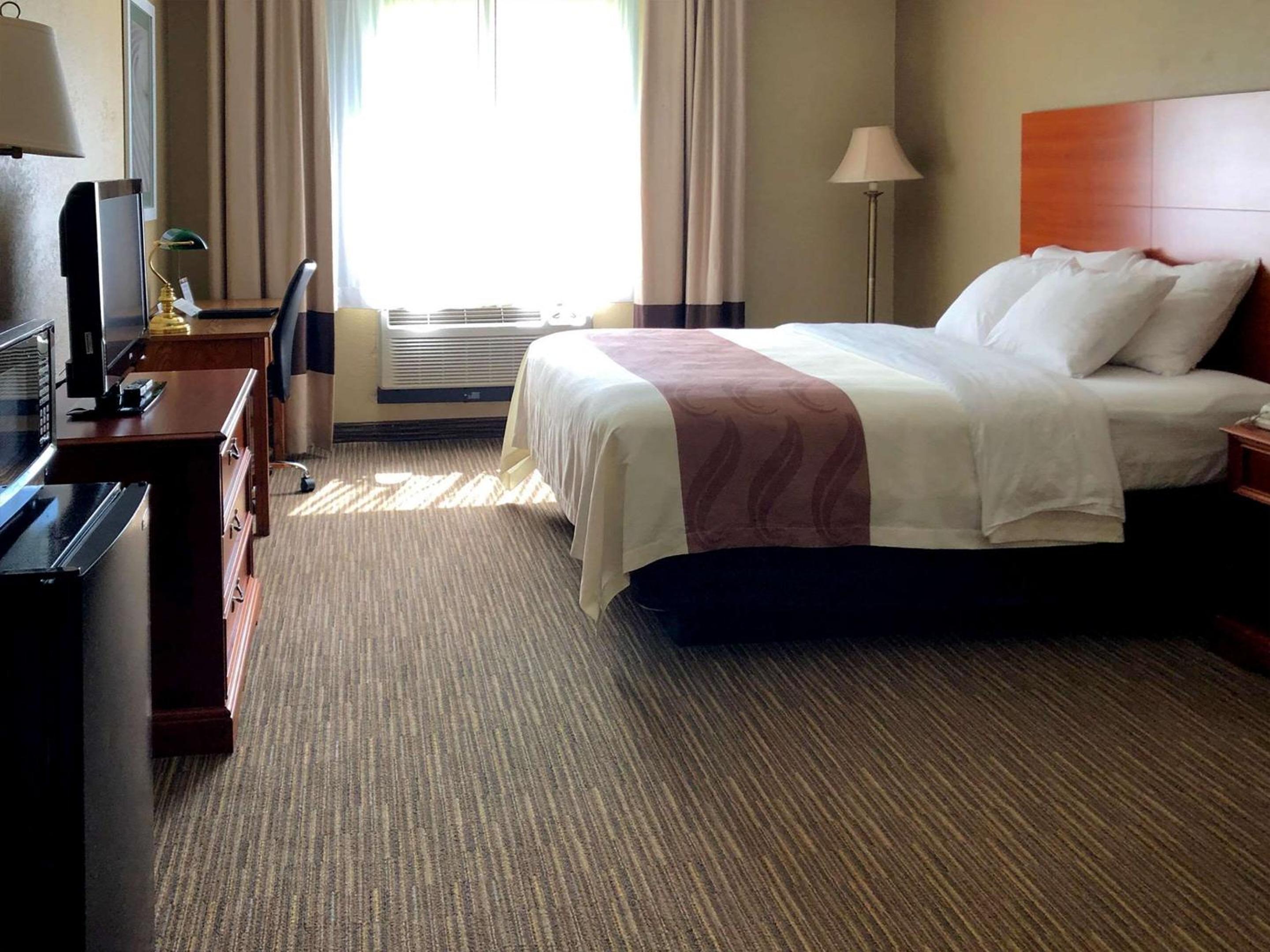Queen Room - Accessible/Non-Smoking - Photo 3