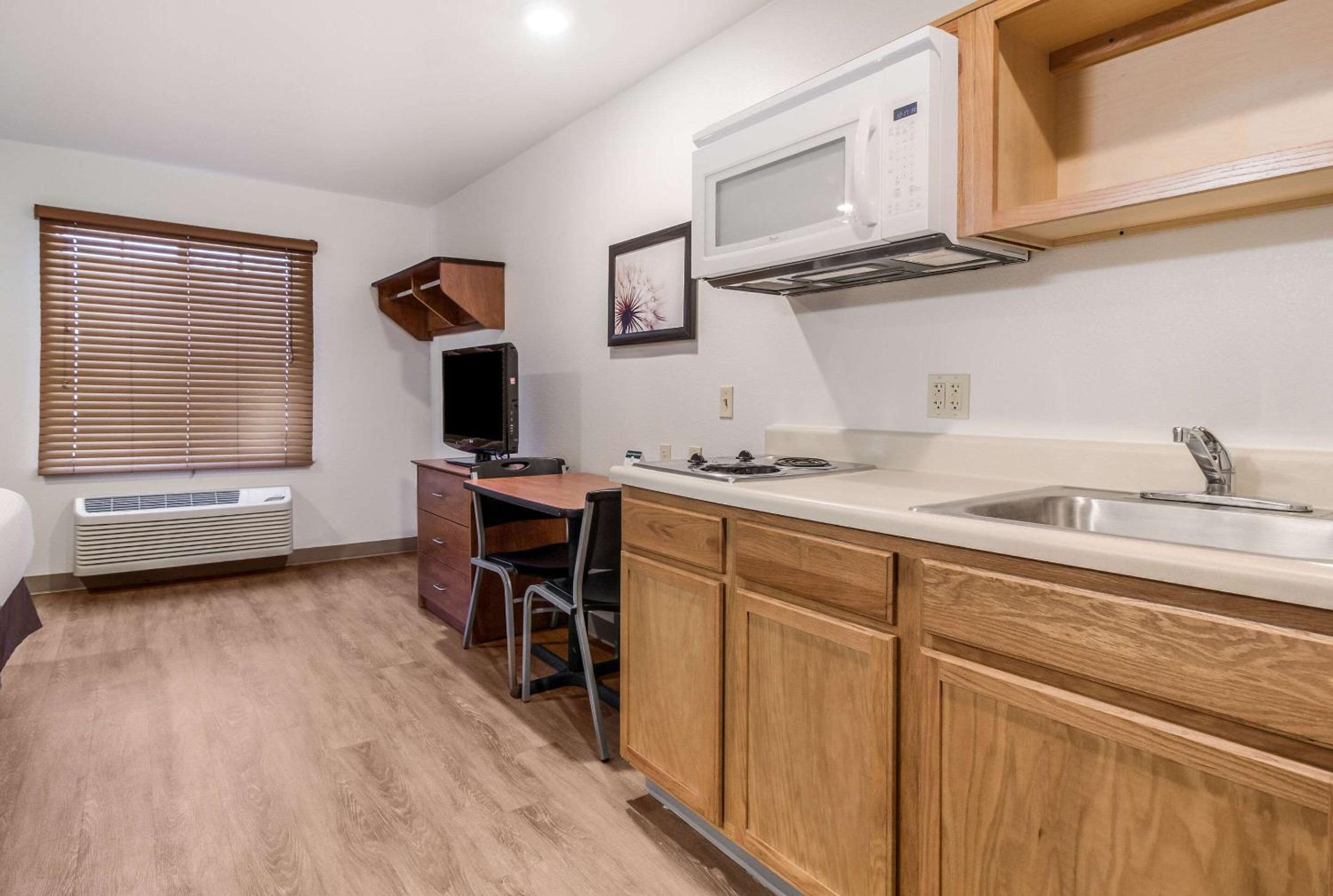 WoodSpring Suites Houston Baytown, Photo 5