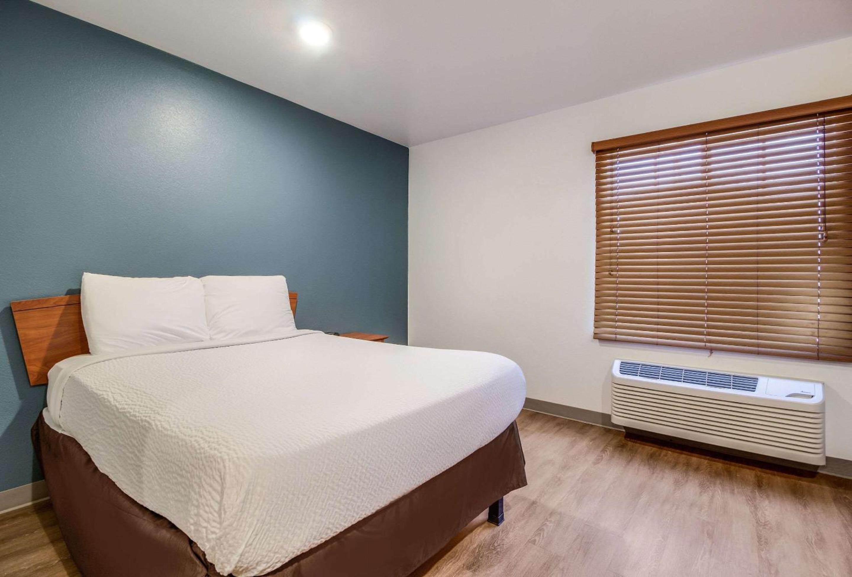 Double Suite with Tub - Accessible/Non Smoking photo 1