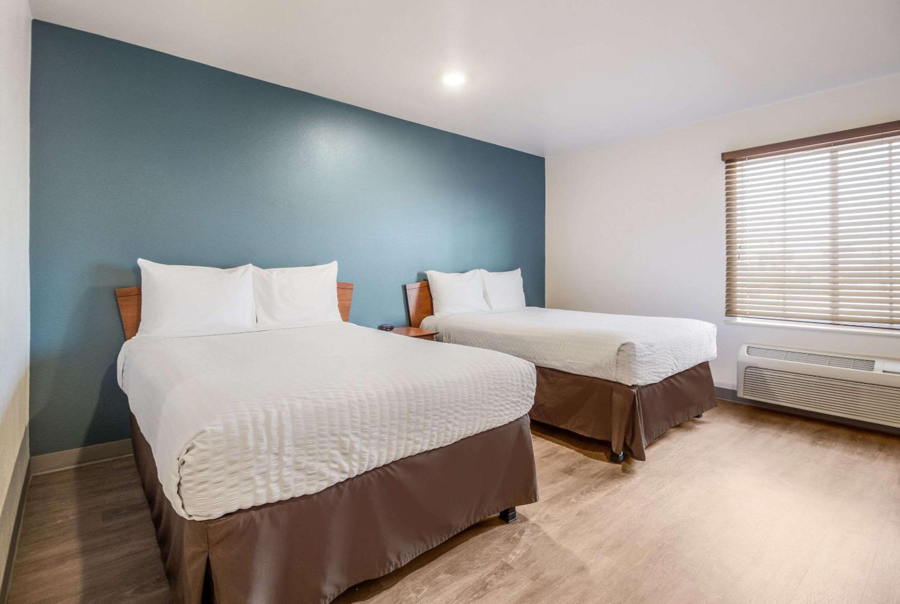 Double Room with Two Double Beds - Accessible/Non-Smoking photo 2