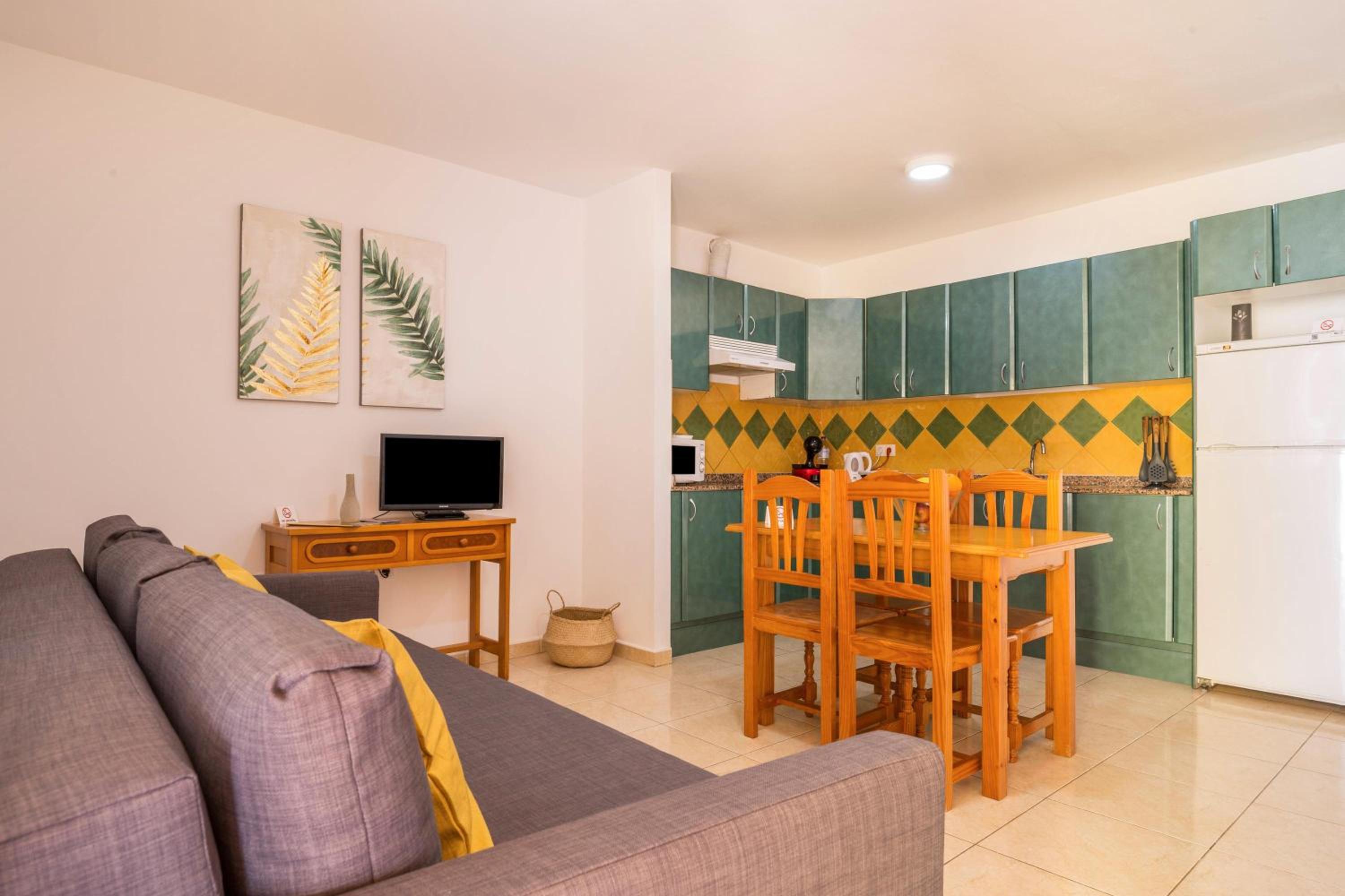 Apartment with Terrace photo 2