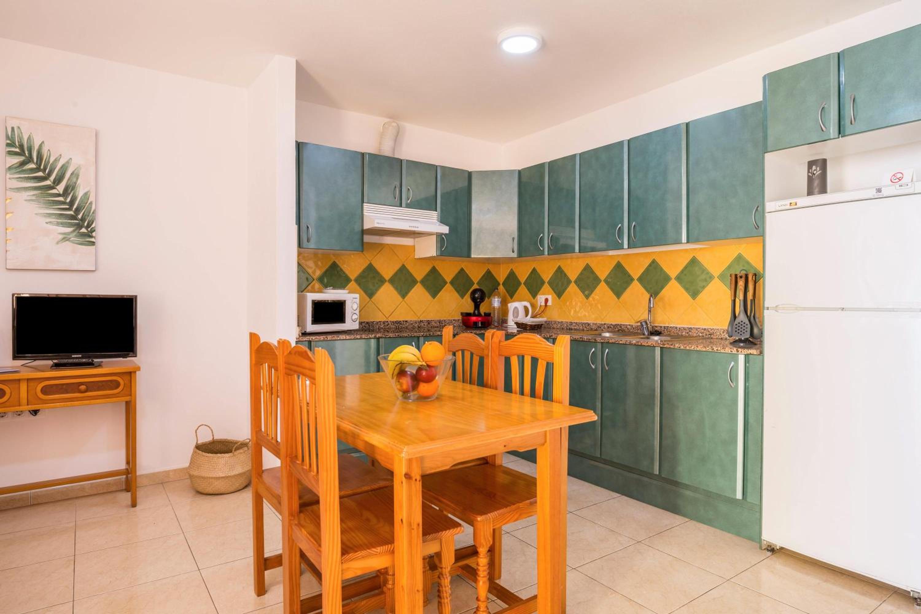 Apartment with Terrace photo 3