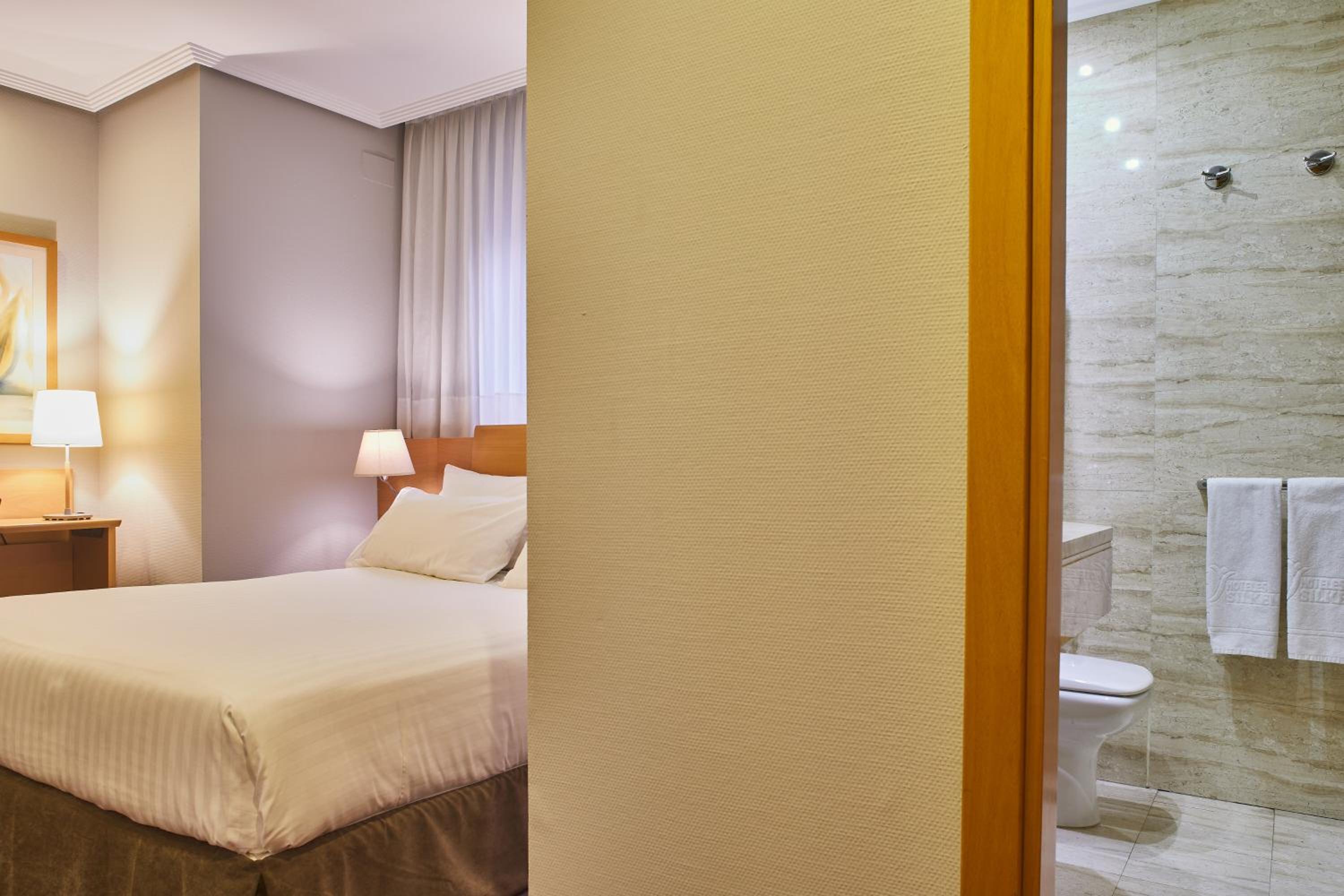 Double Or Twin Room - Photo 2