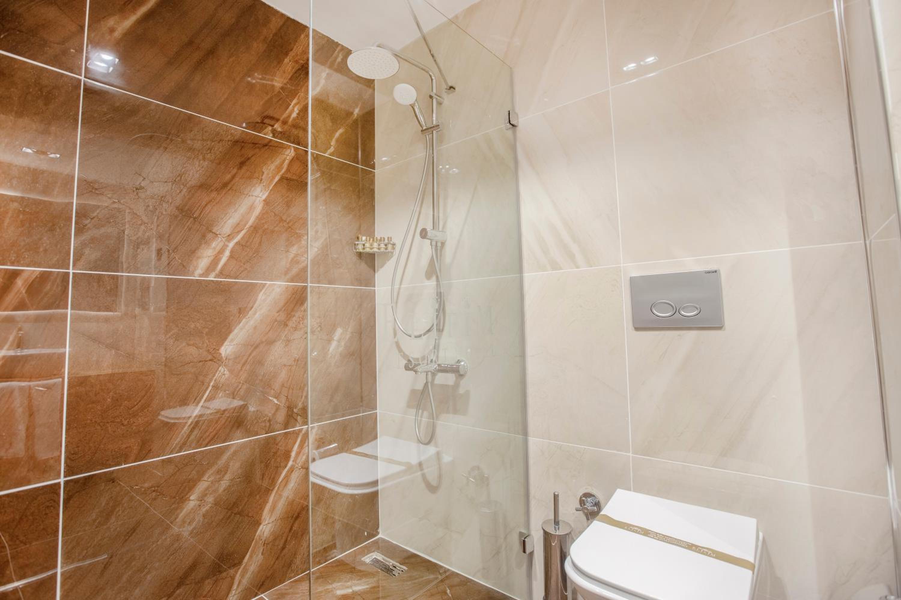 Standard Double Room - Photo 12