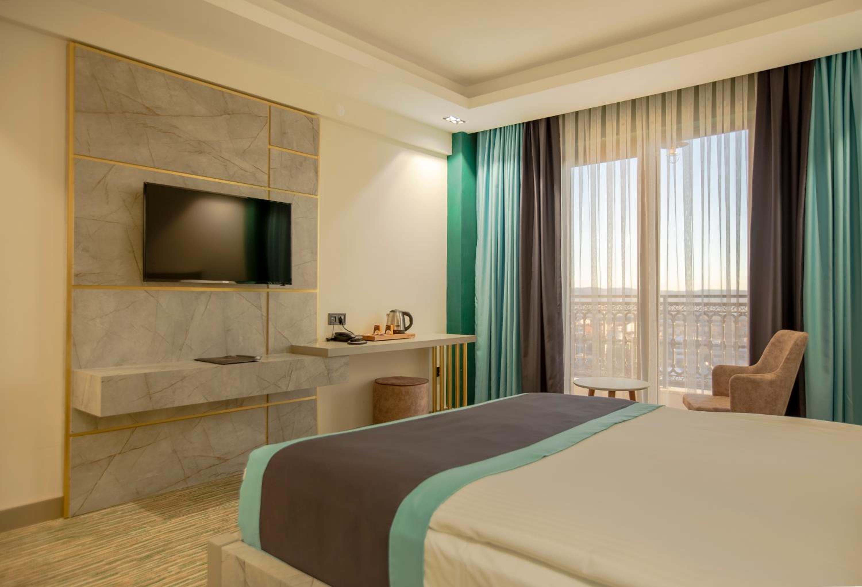 Standard Double Room - Photo 9