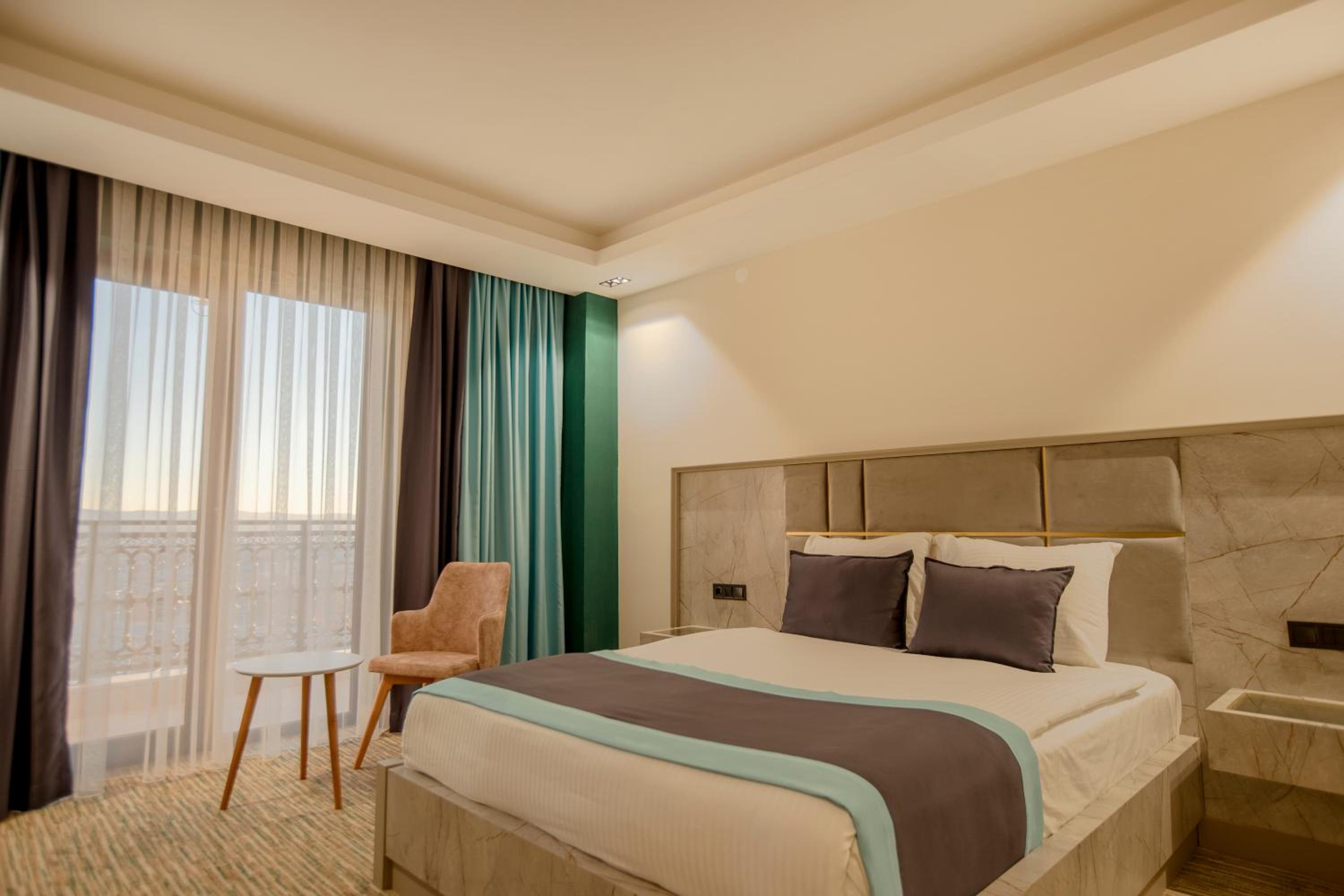 Standard Double Room - Photo 8