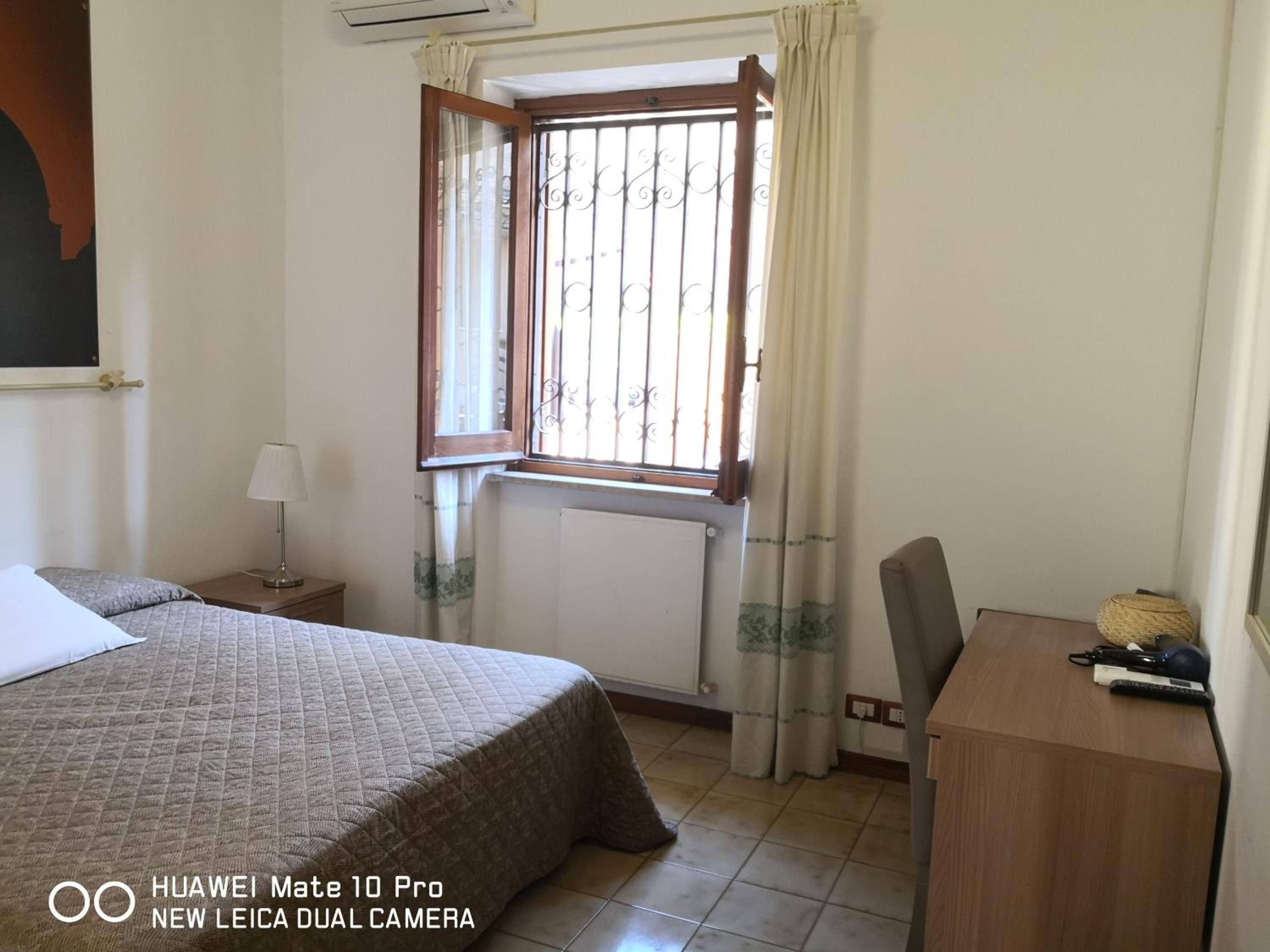 Economy Double Room photo 1