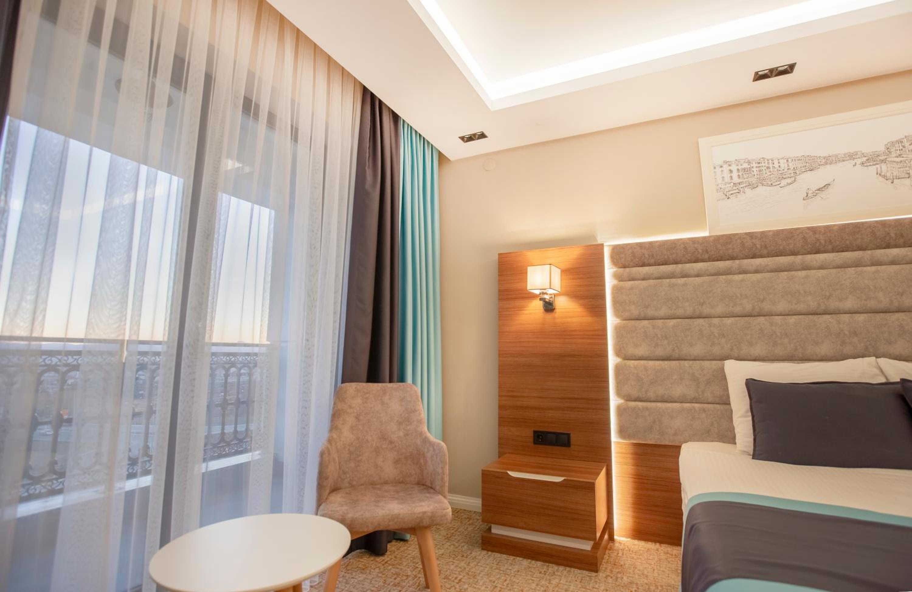 Standard Double Room - Photo 20