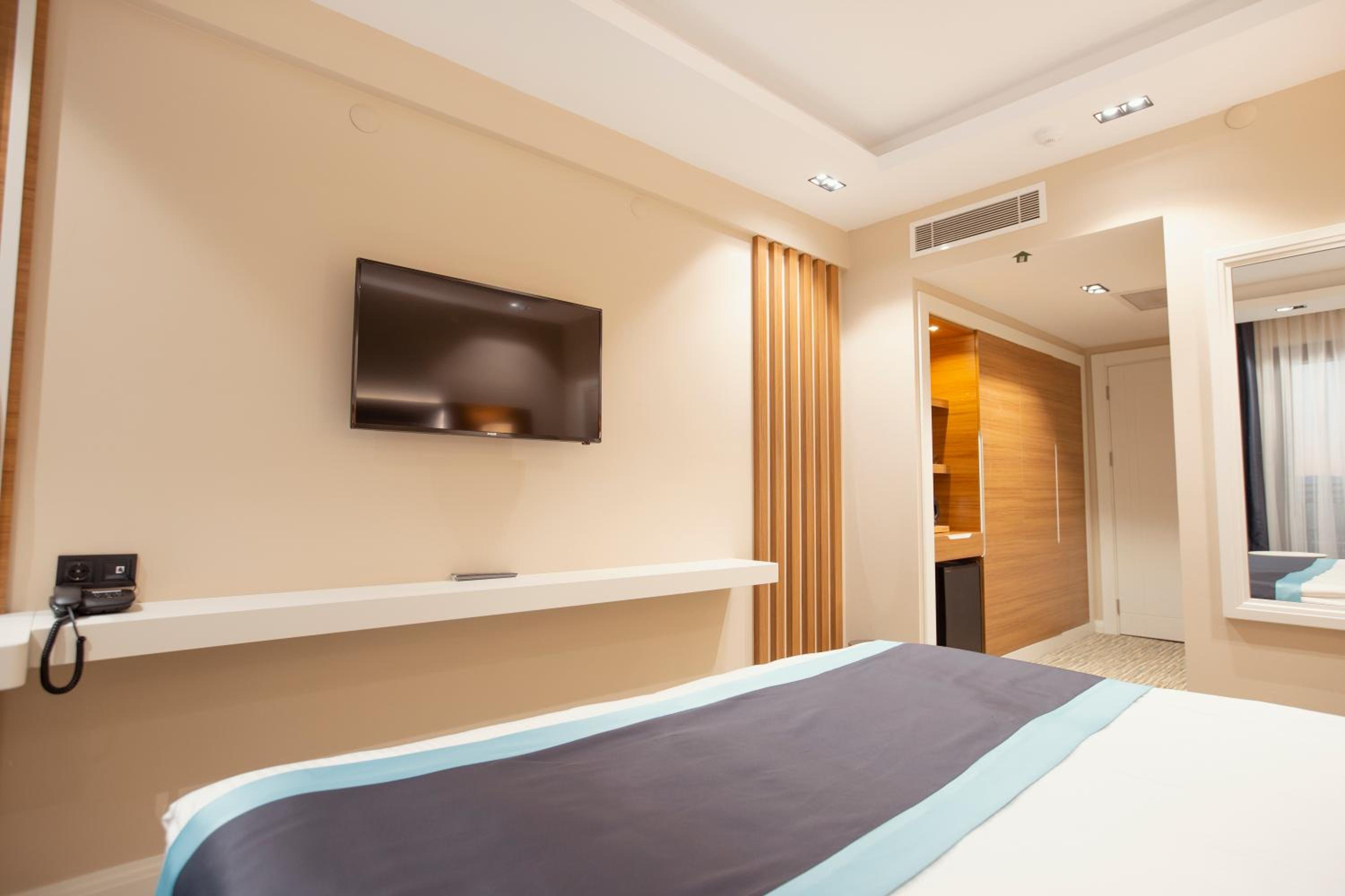 Standard Double Room - Photo 4