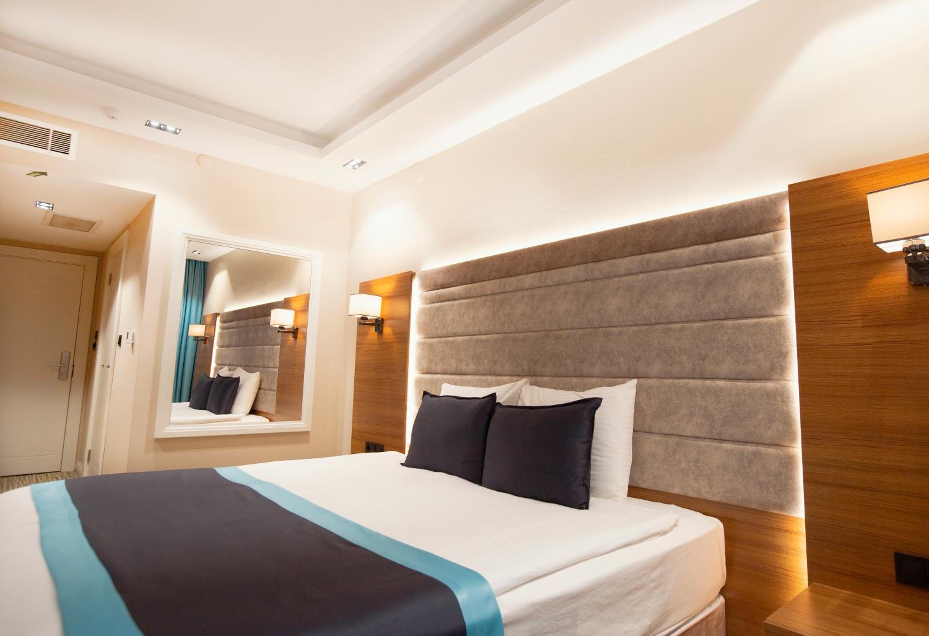 Standard Double Room - Photo 3