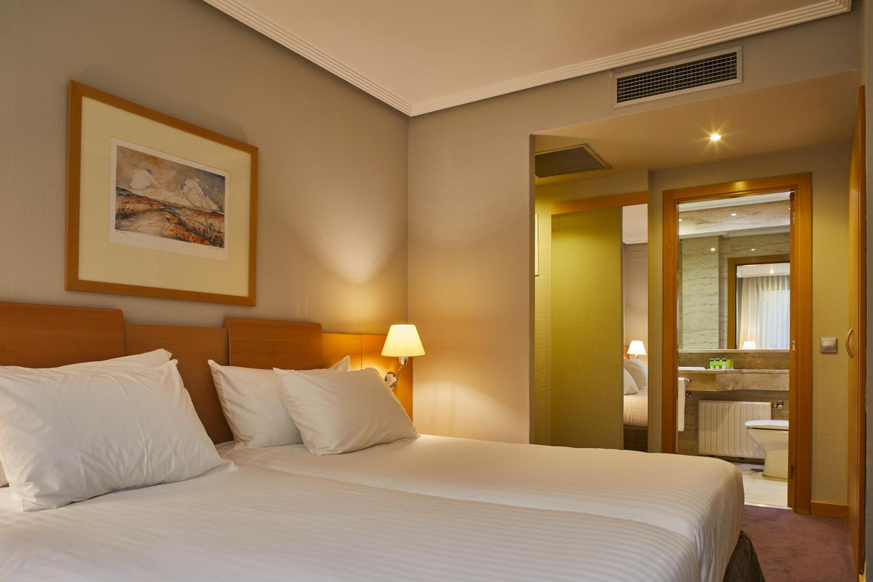 Double Or Twin Room - Photo 3