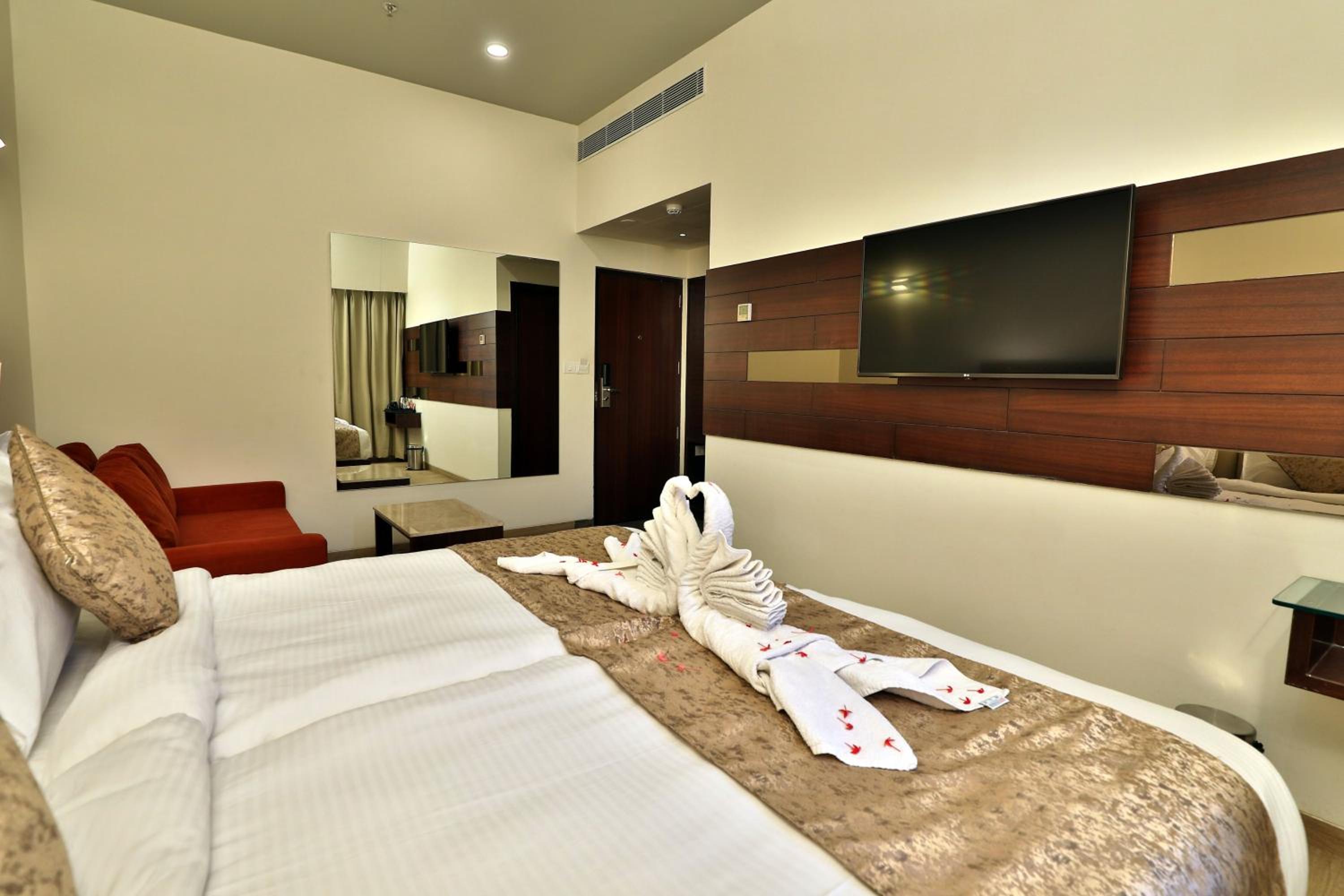Deluxe Twin Room - Photo 3