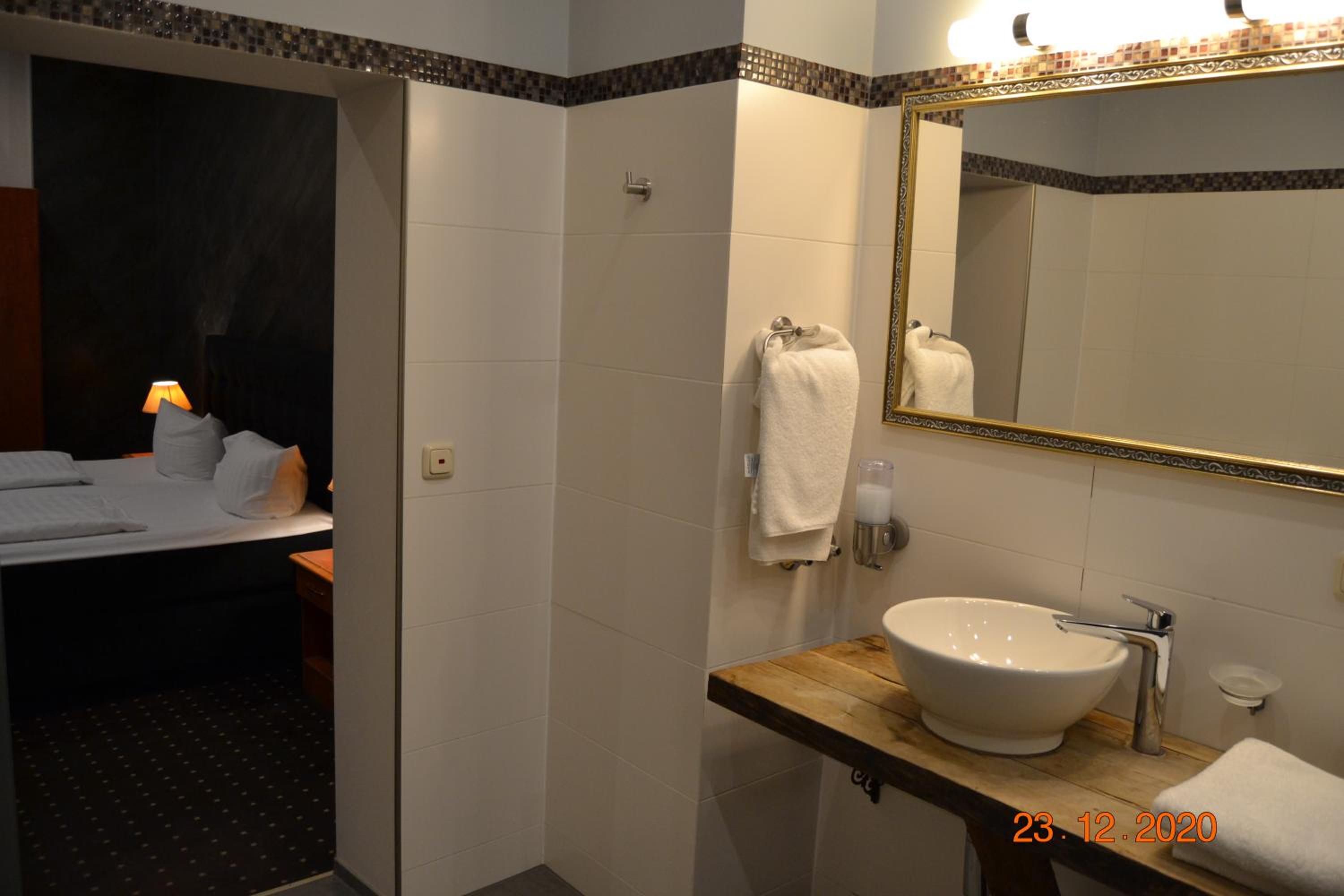 Business Double Room - Photo 15