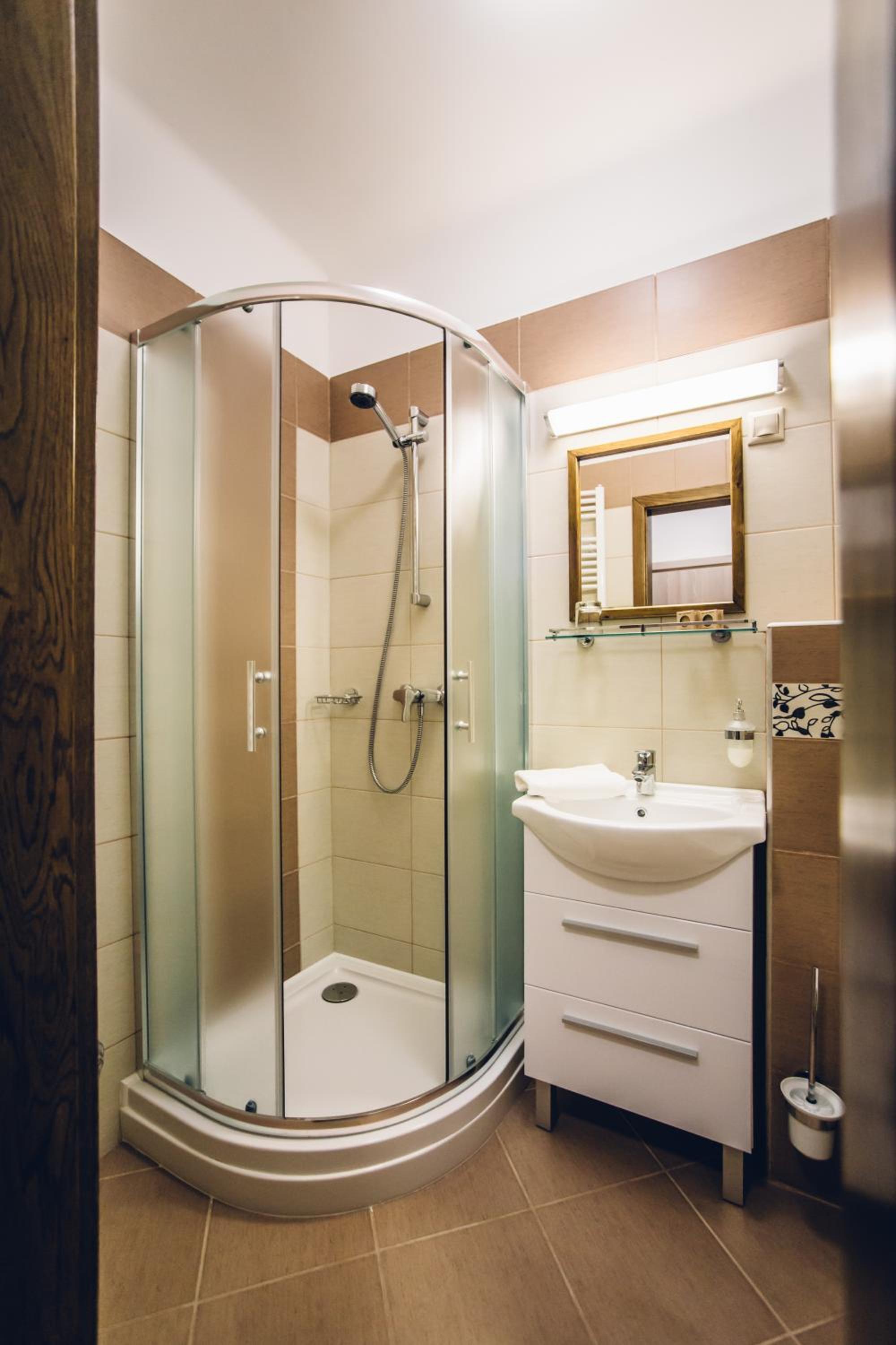Standard Twin Room - Photo 2