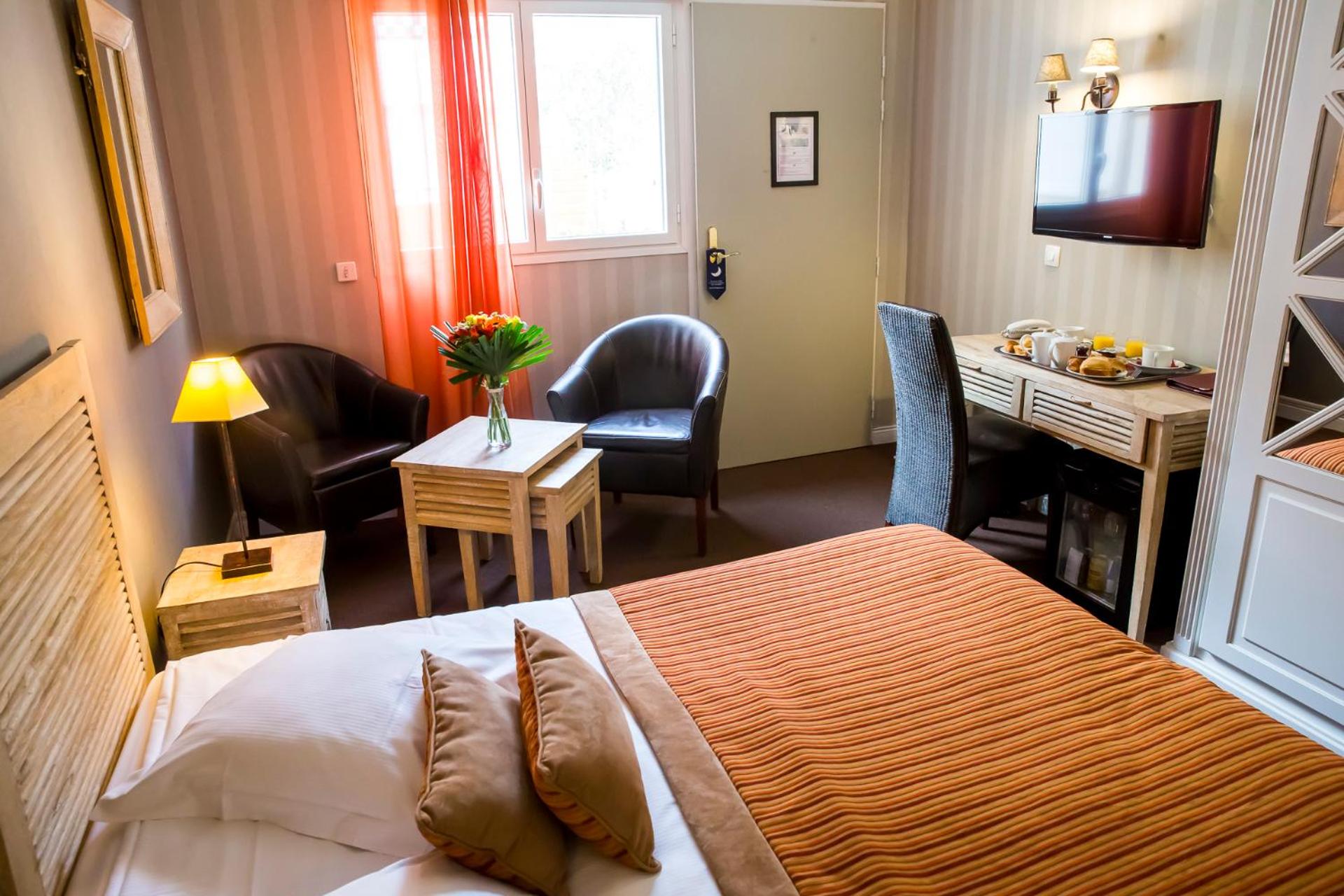 Chambre Double - Rez-de-Chaussée Chambre Double - Rez-de-Chaussée