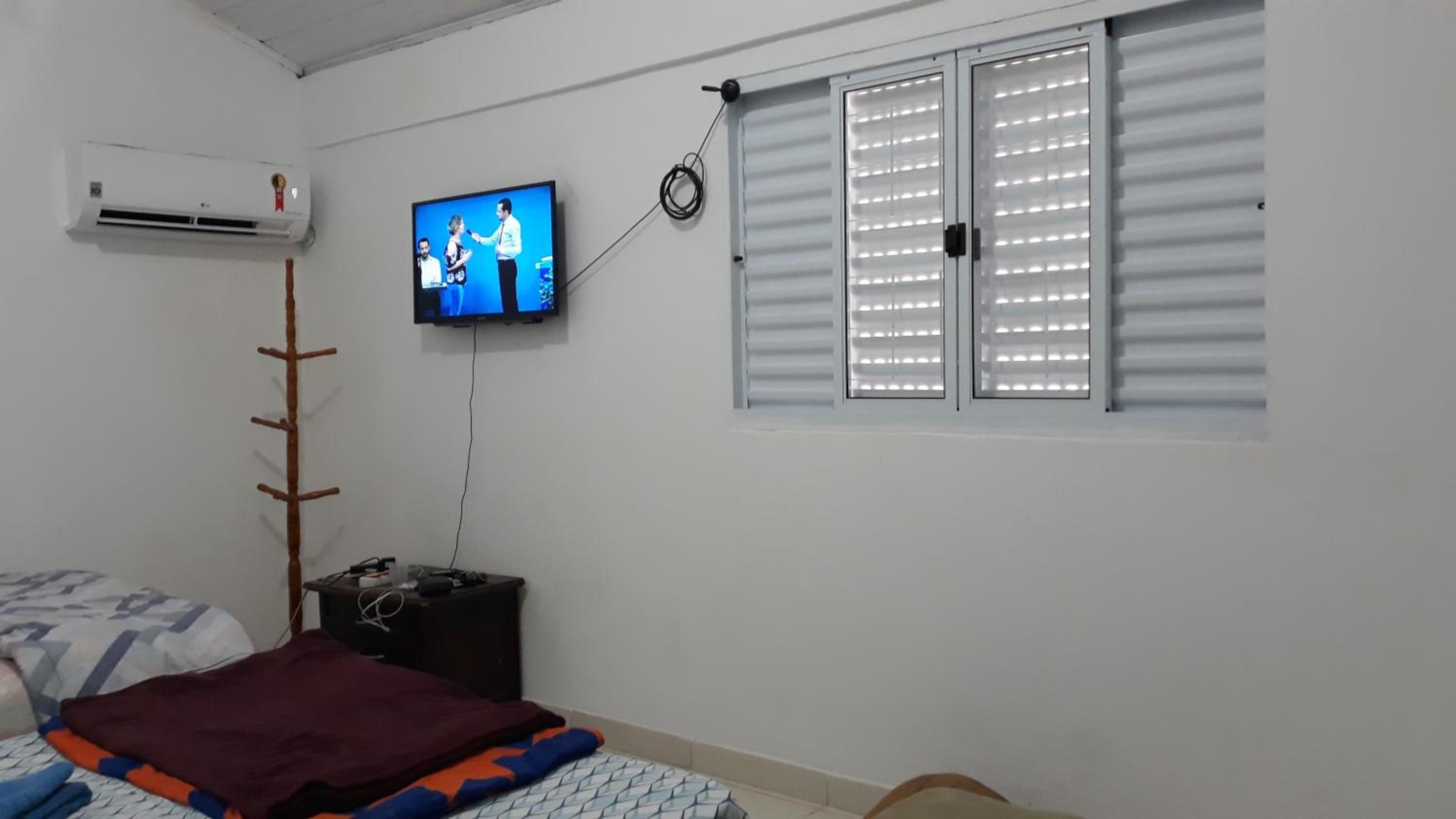 Family Room with Bathroom photo 3