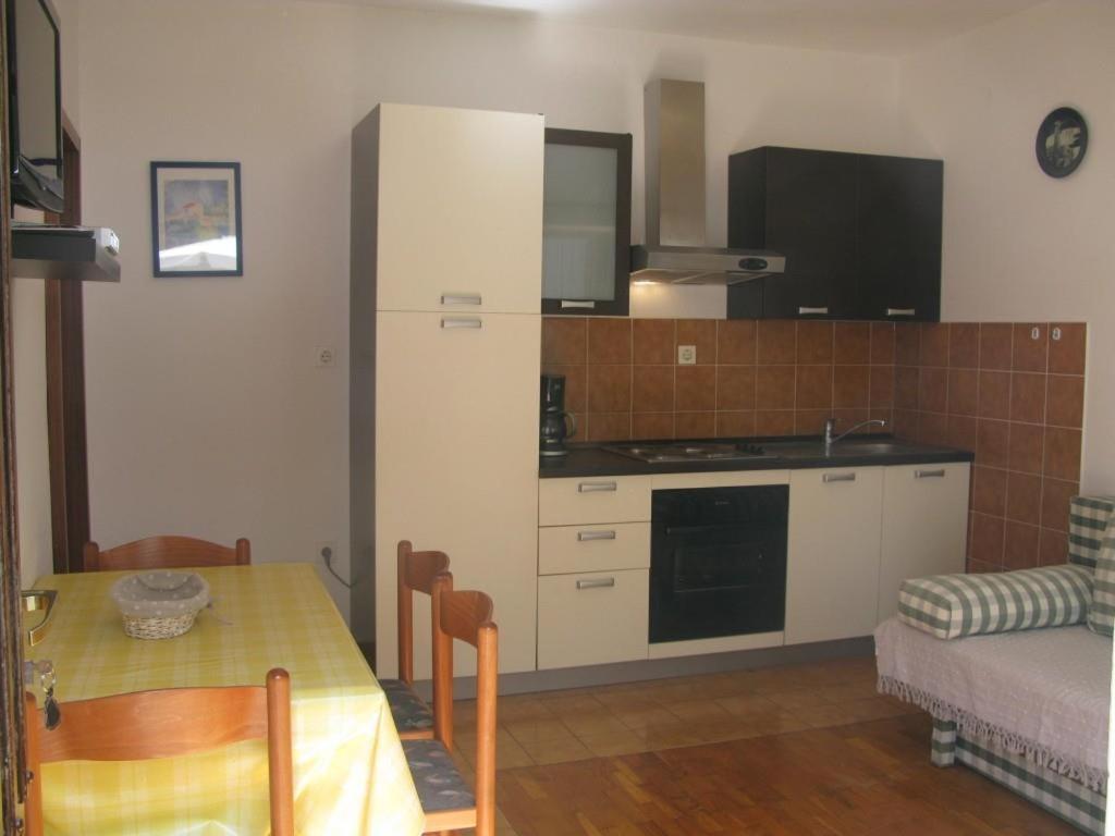 Apartment photo 2