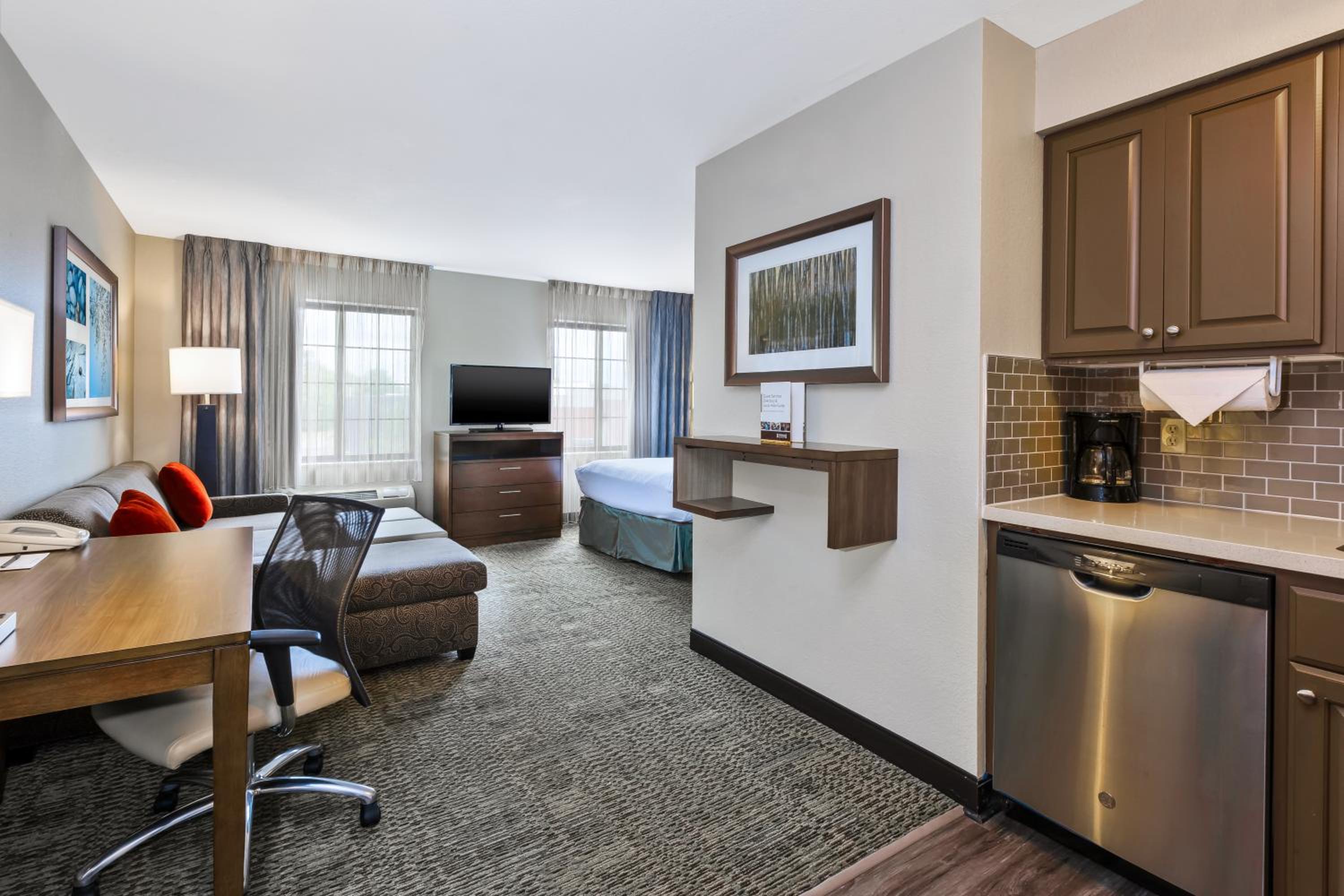Standard Suite - Photo 1