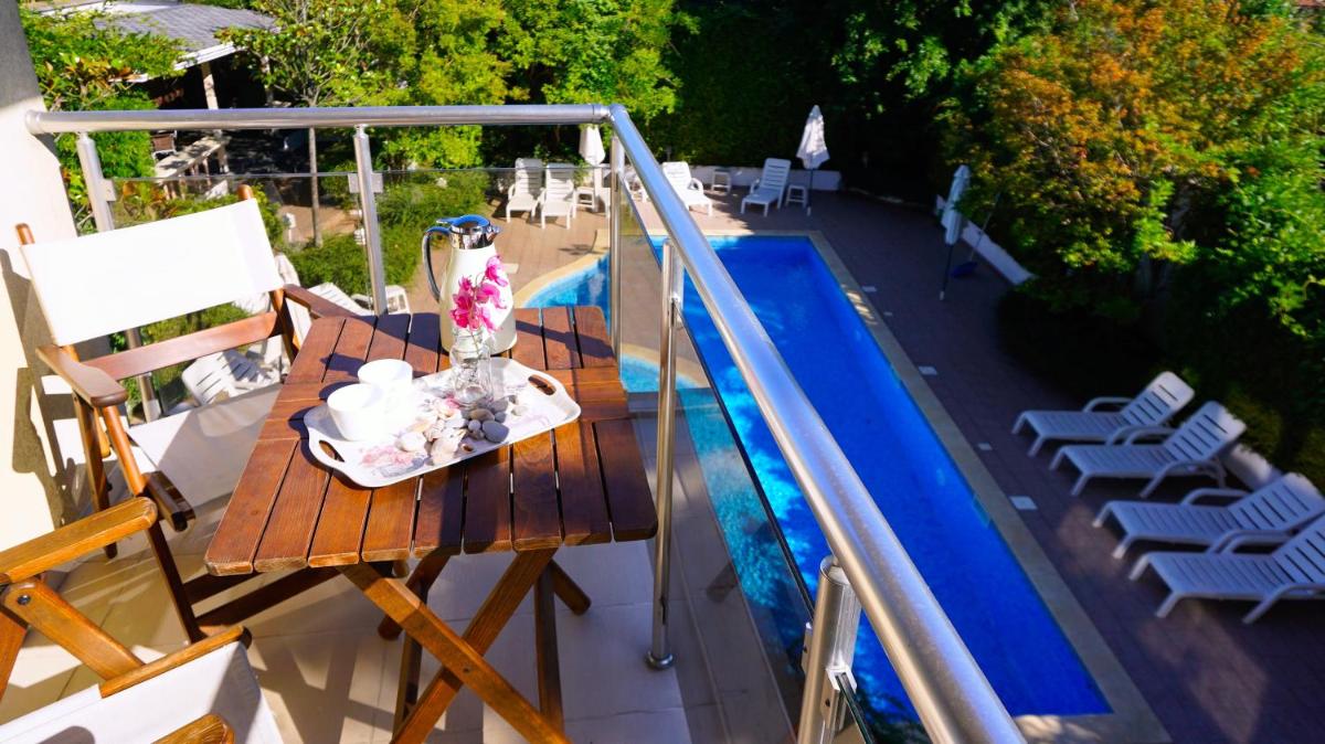 Apartment with Pool View  photo 1