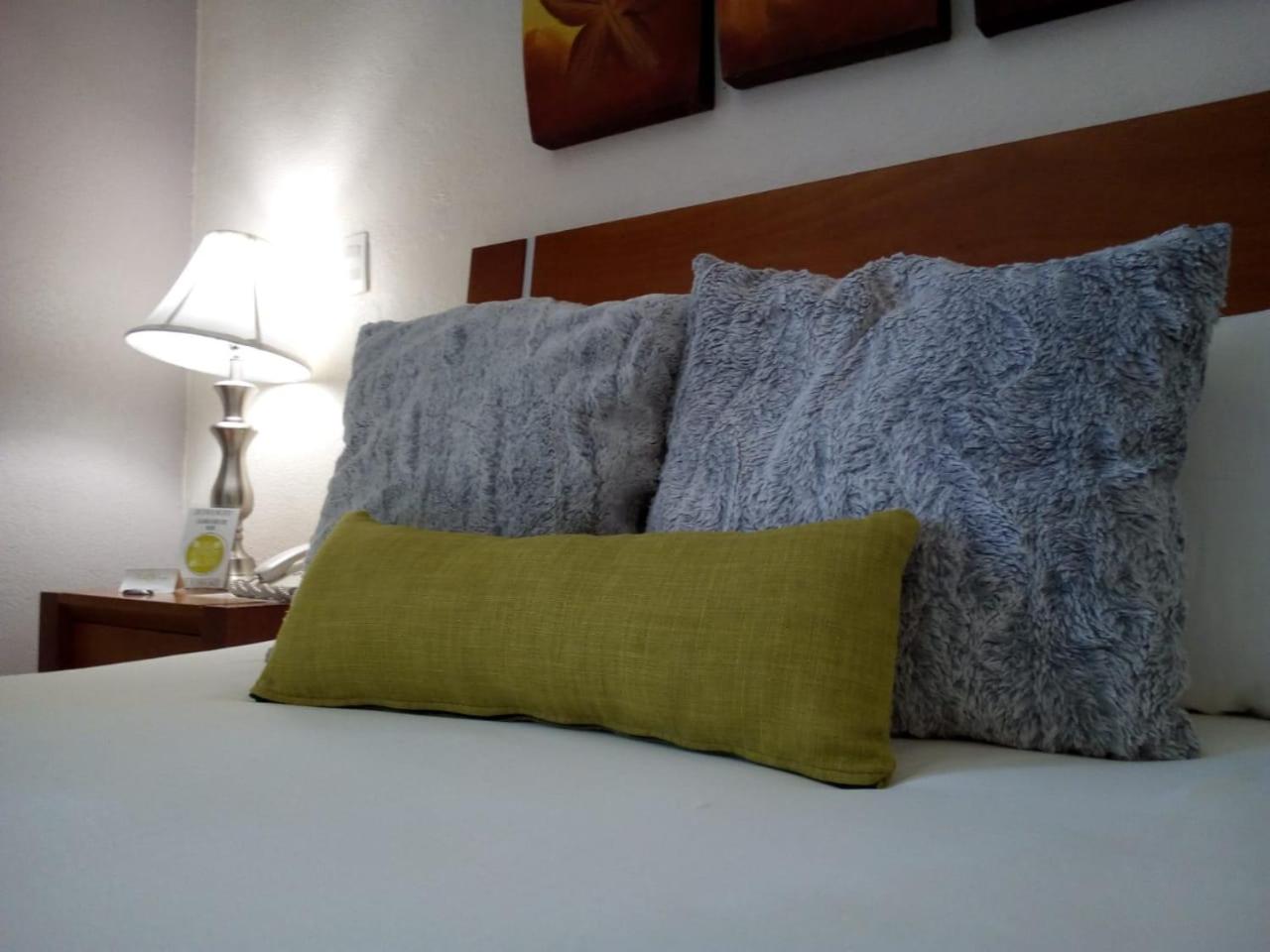 Standard Queen Room - Photo 1
