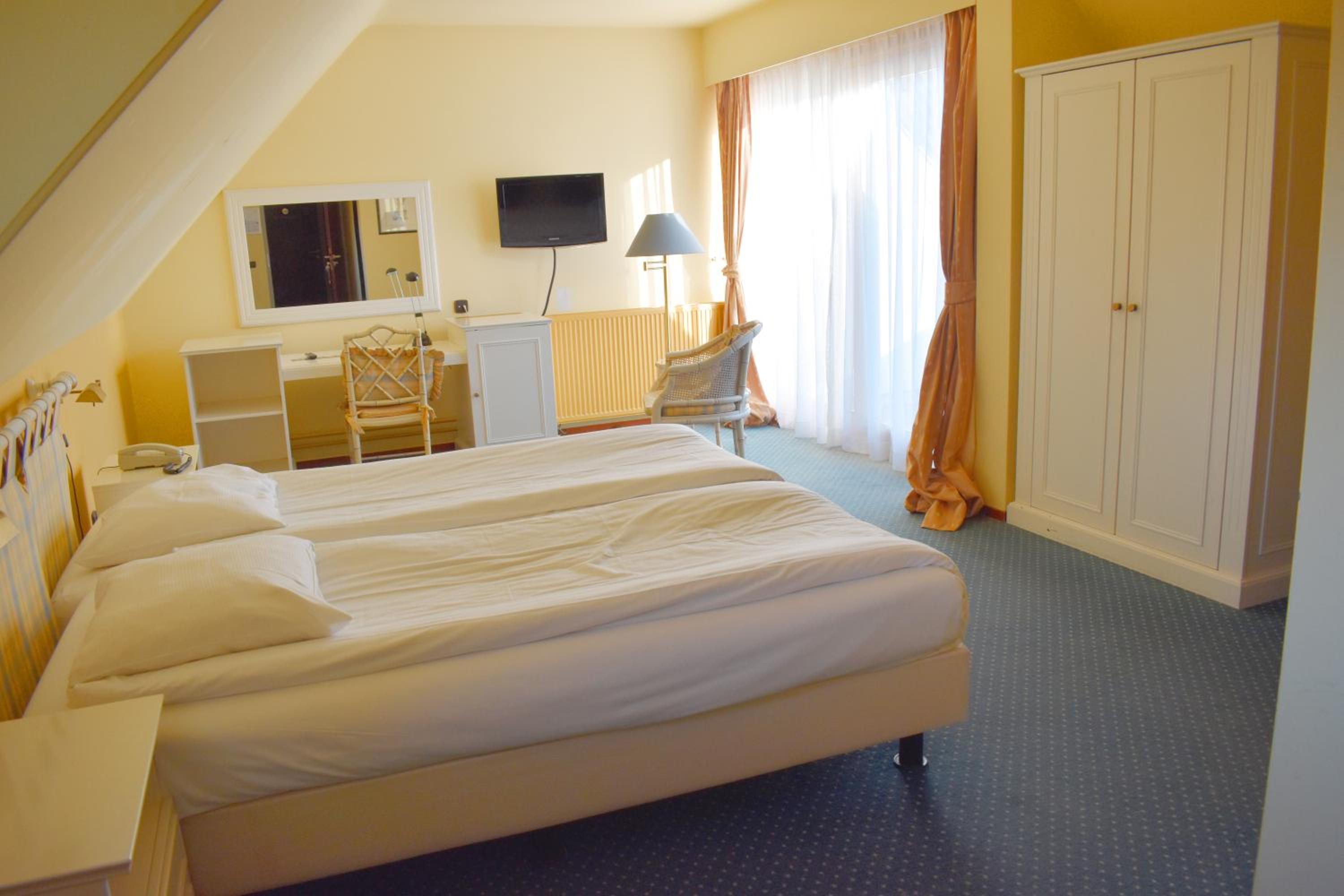 Standard Double Room with Balcony photo 2