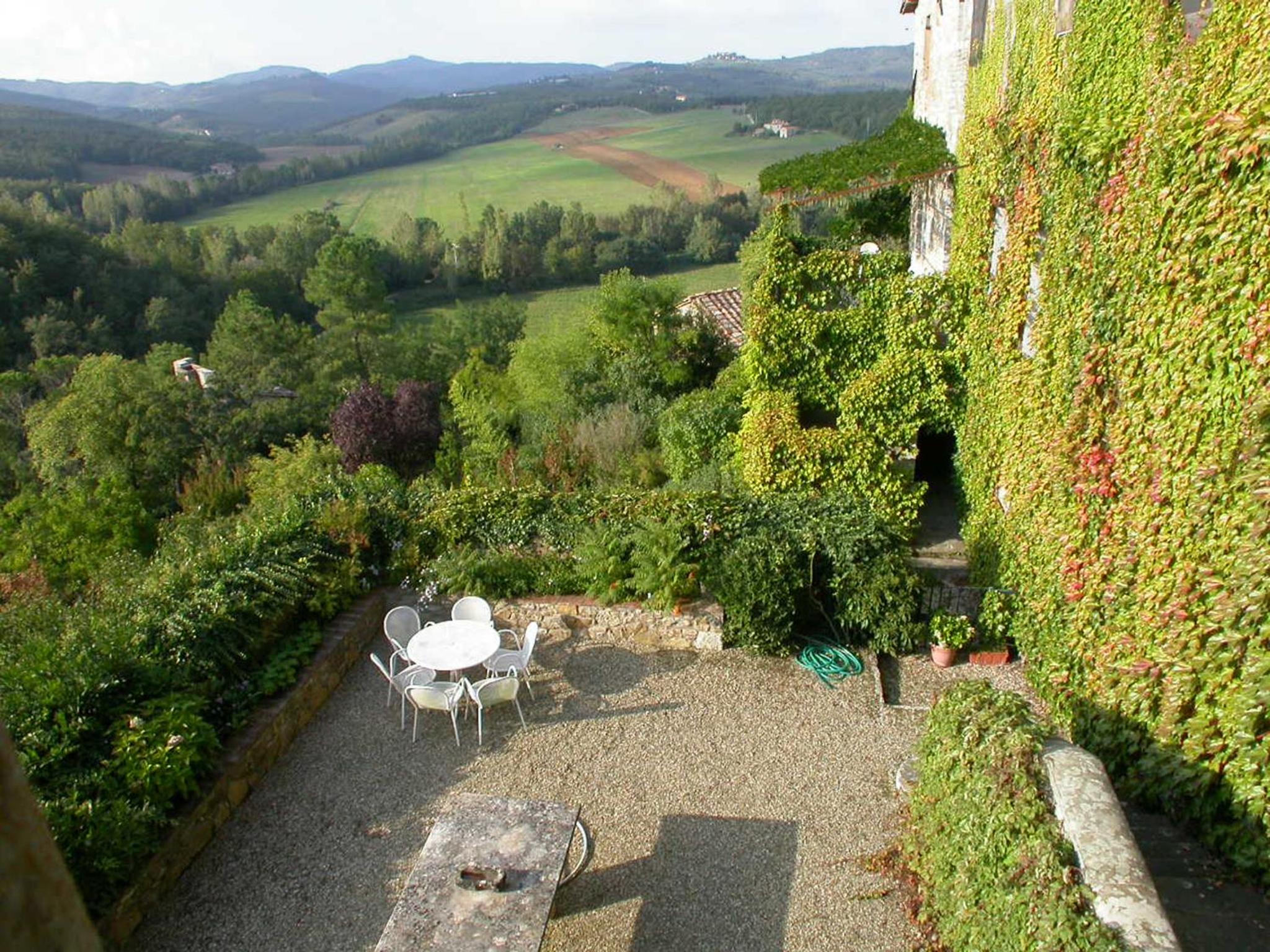 Superior Three-Bedroom Apartment with Garden photo 3