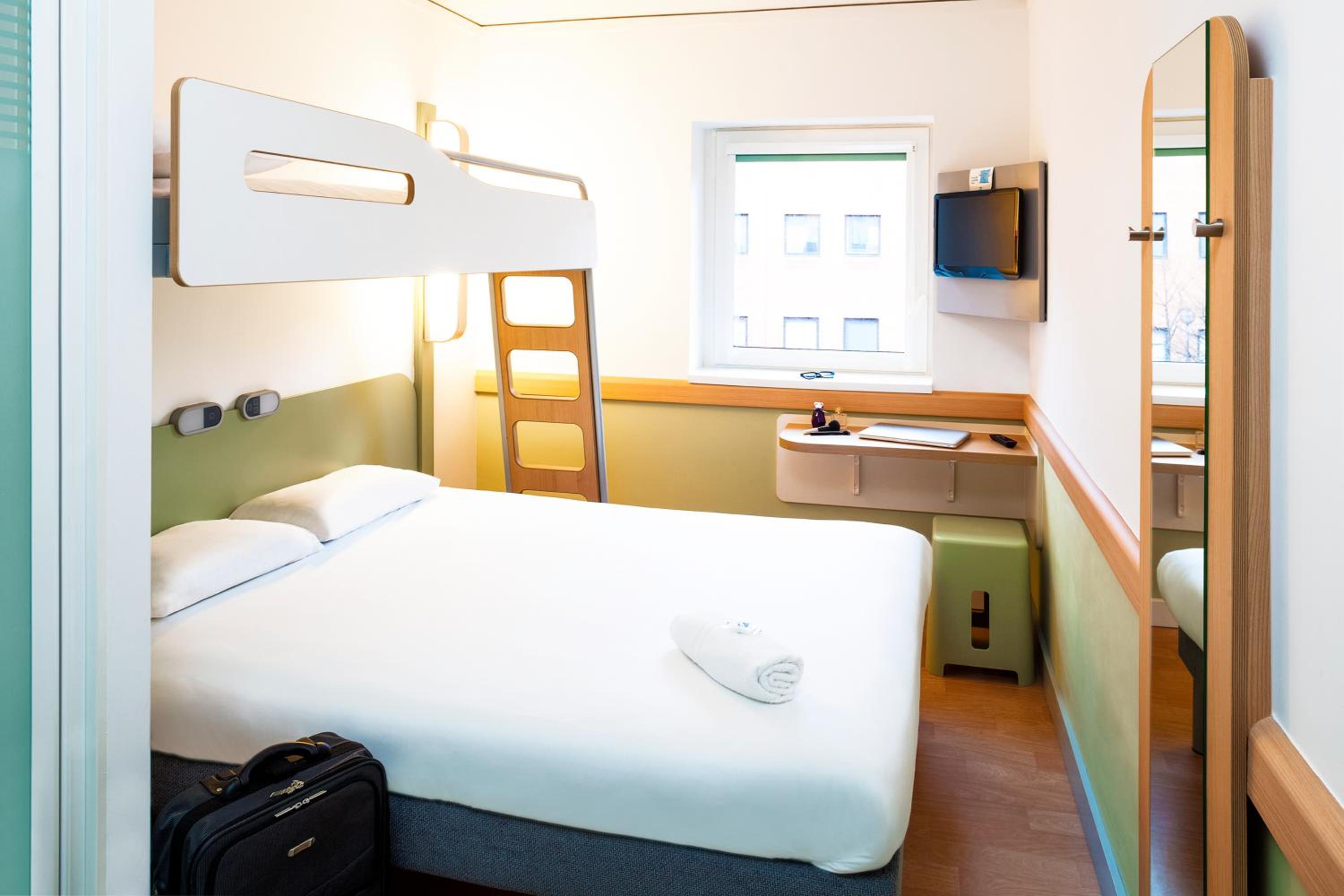 Standard Triple Room - Photo 16