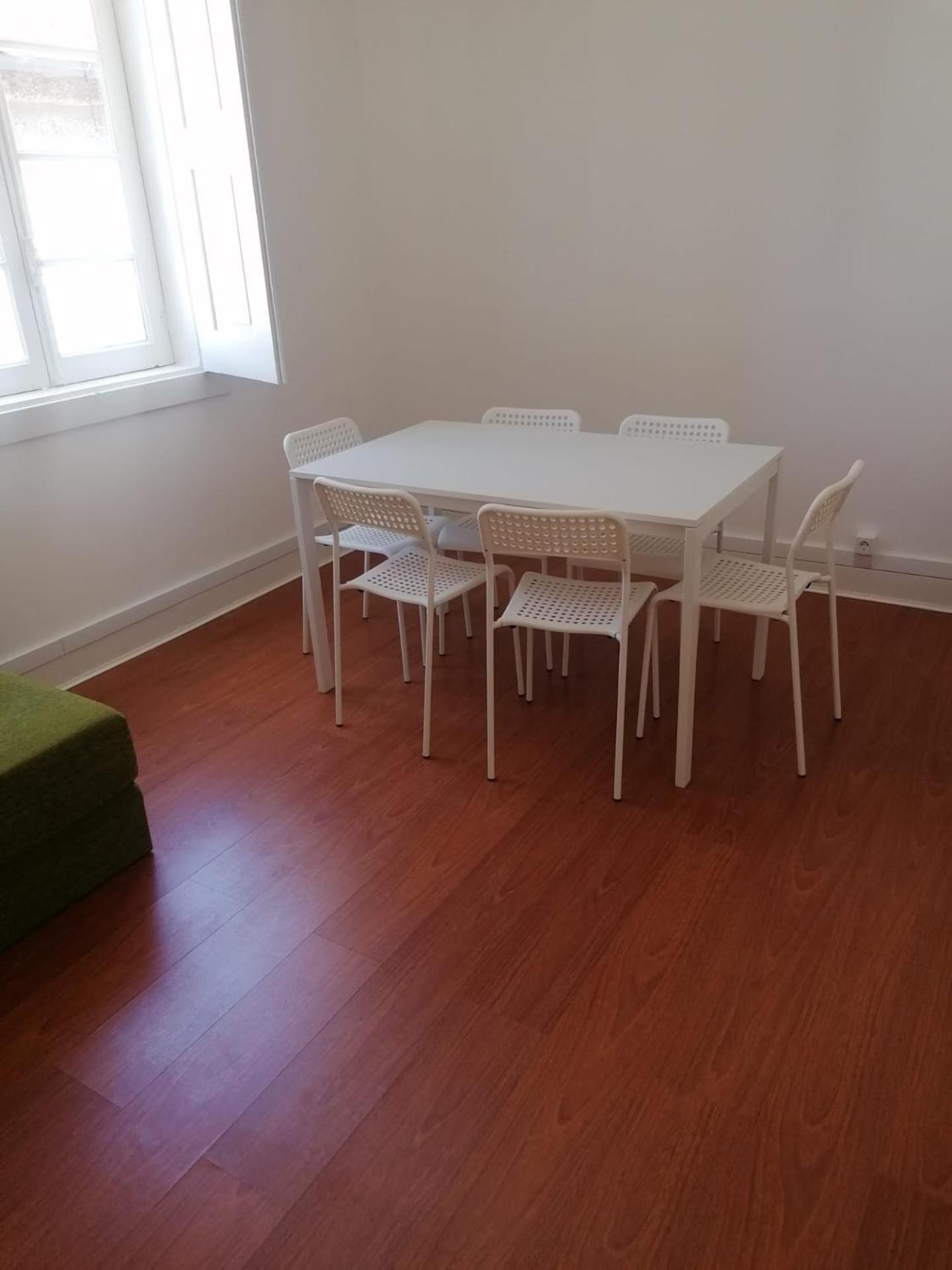 Five-Bedroom House photo 2