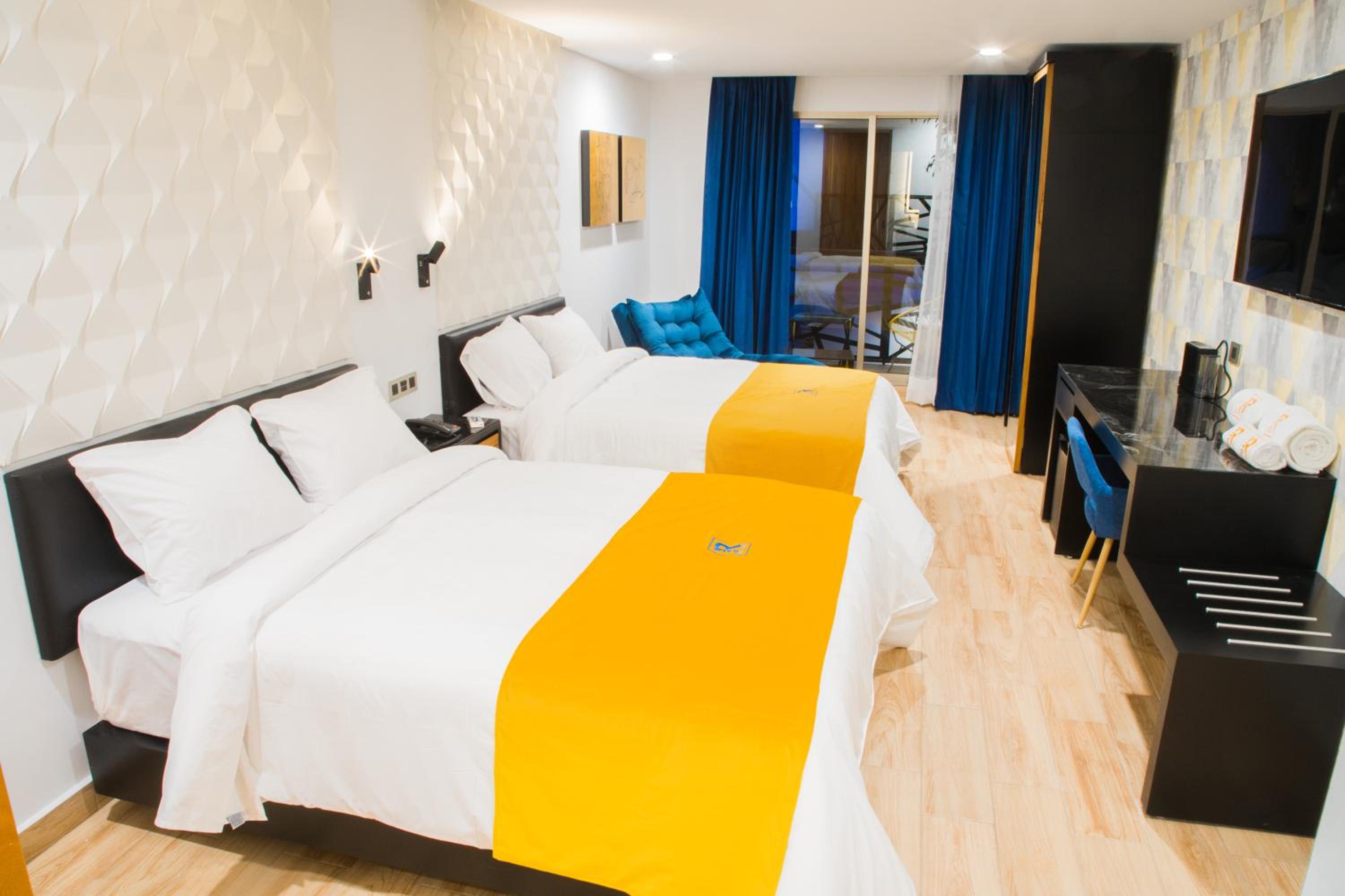 Deluxe Queen Suite - Photo 4