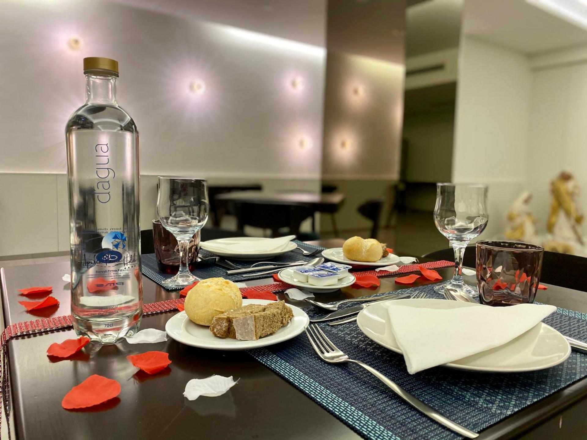 Double or Twin Room with Romantic Package - Photo 3