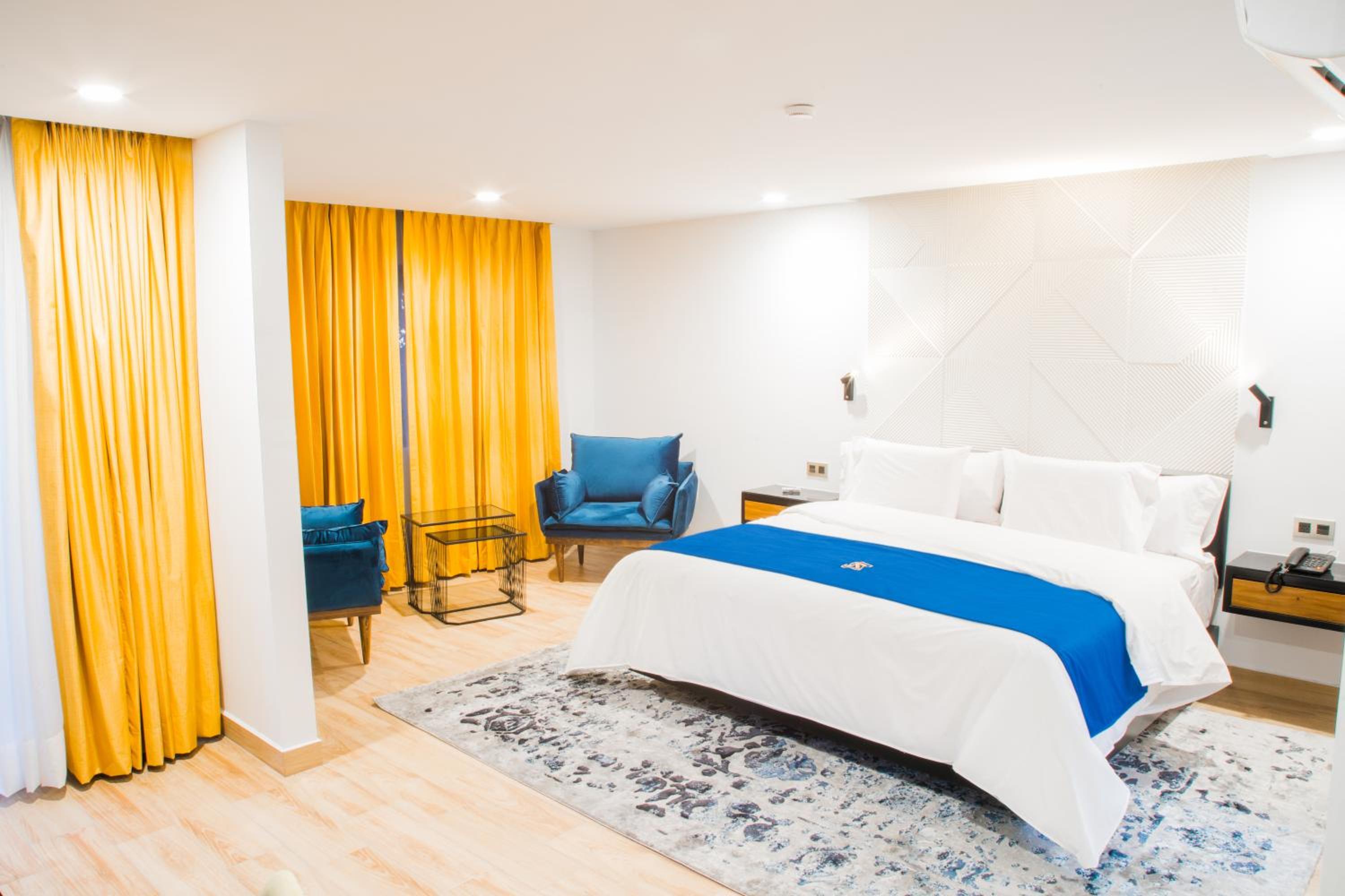 Deluxe Suite