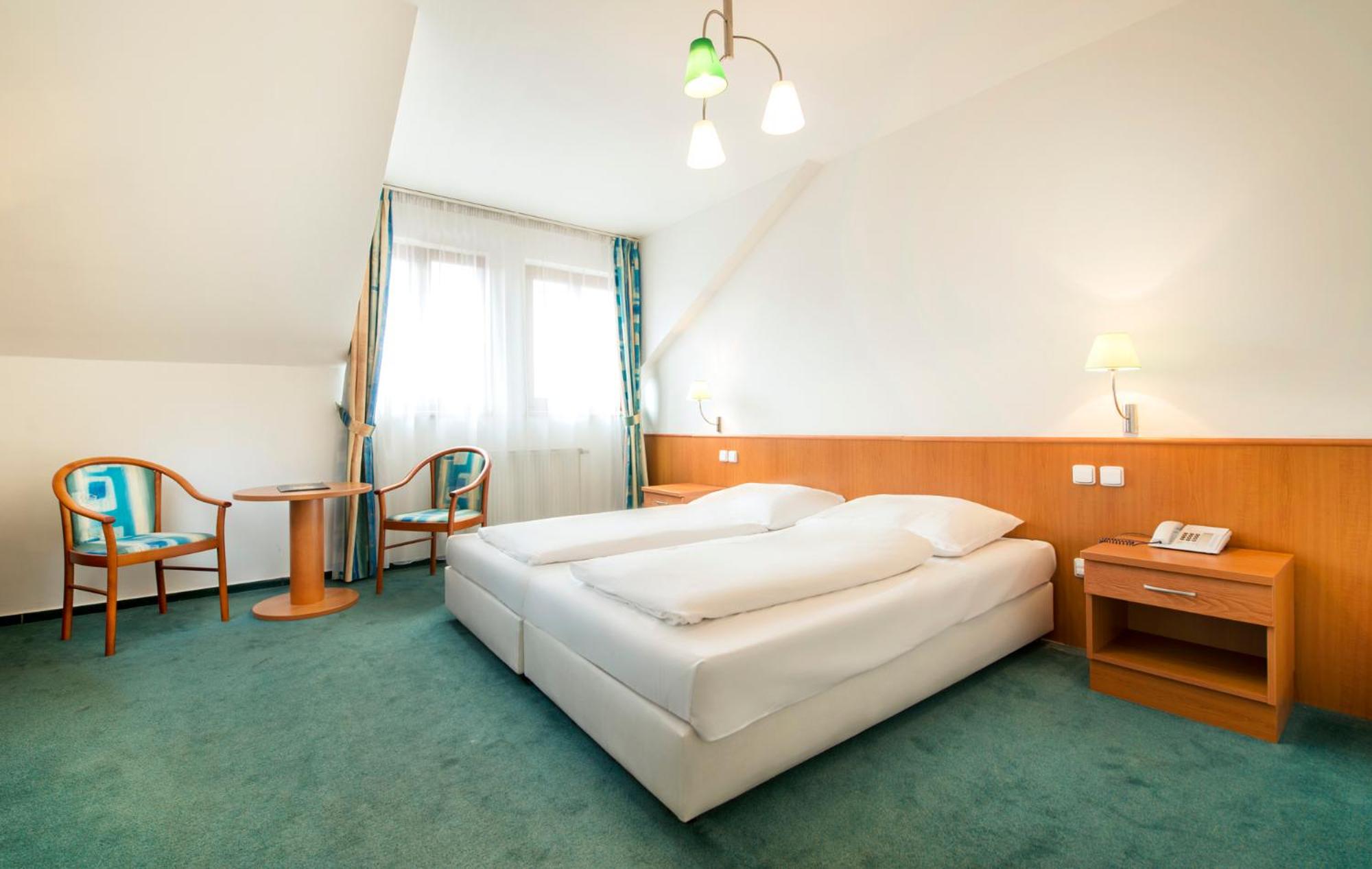 Double or Twin Room - Photo 1