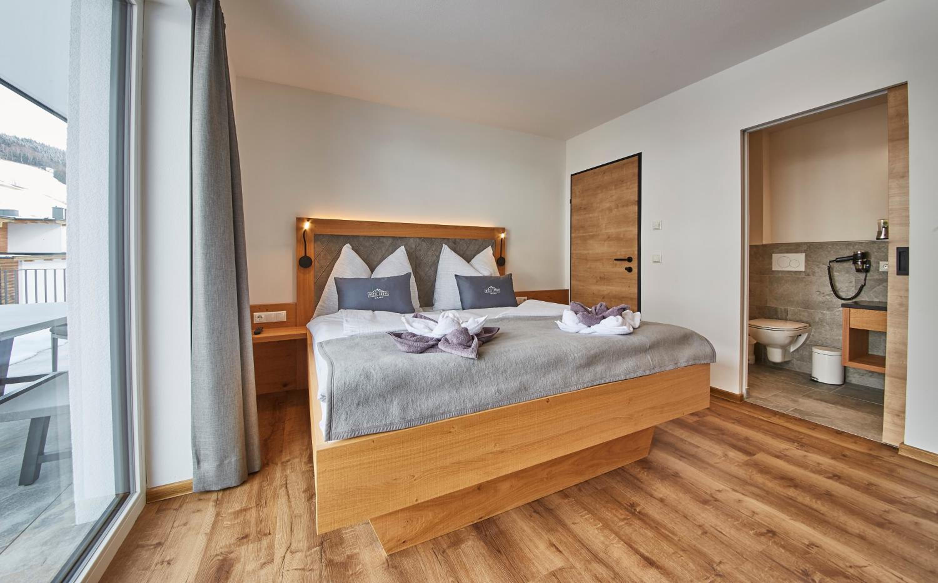 Two-Bedroom Apartment with Large Terrace and Sauna