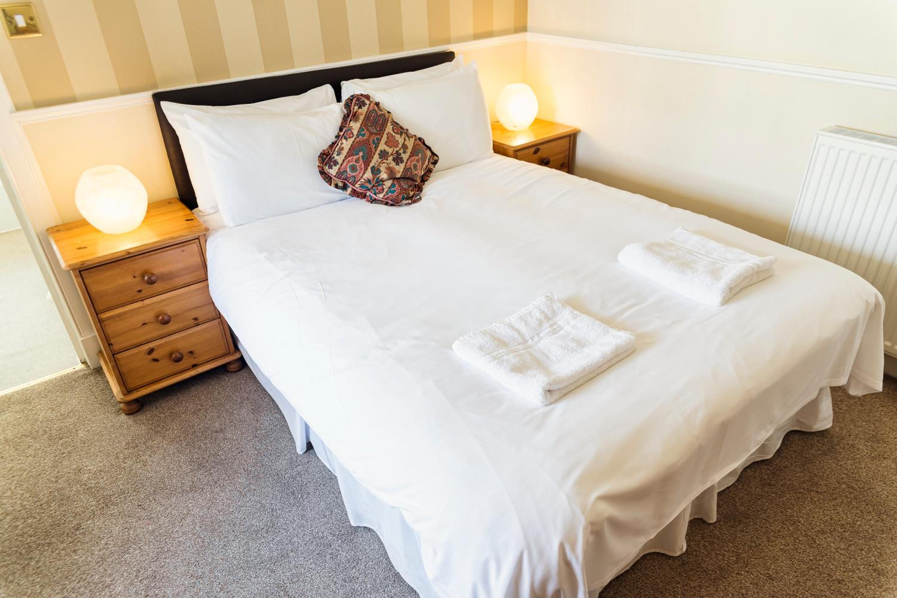 Double Room - Photo 8