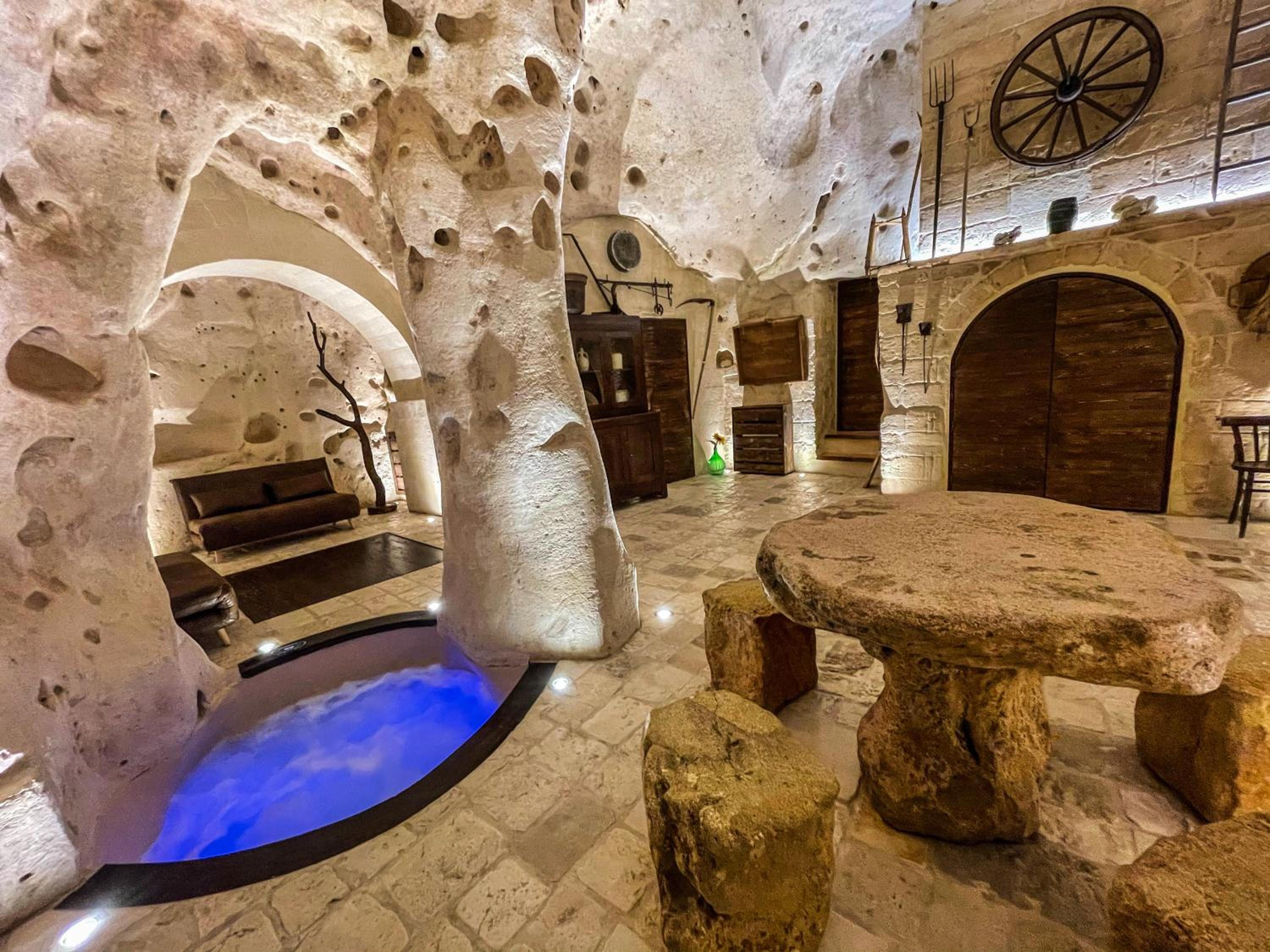 Suite with Private Pool - Photo 7
