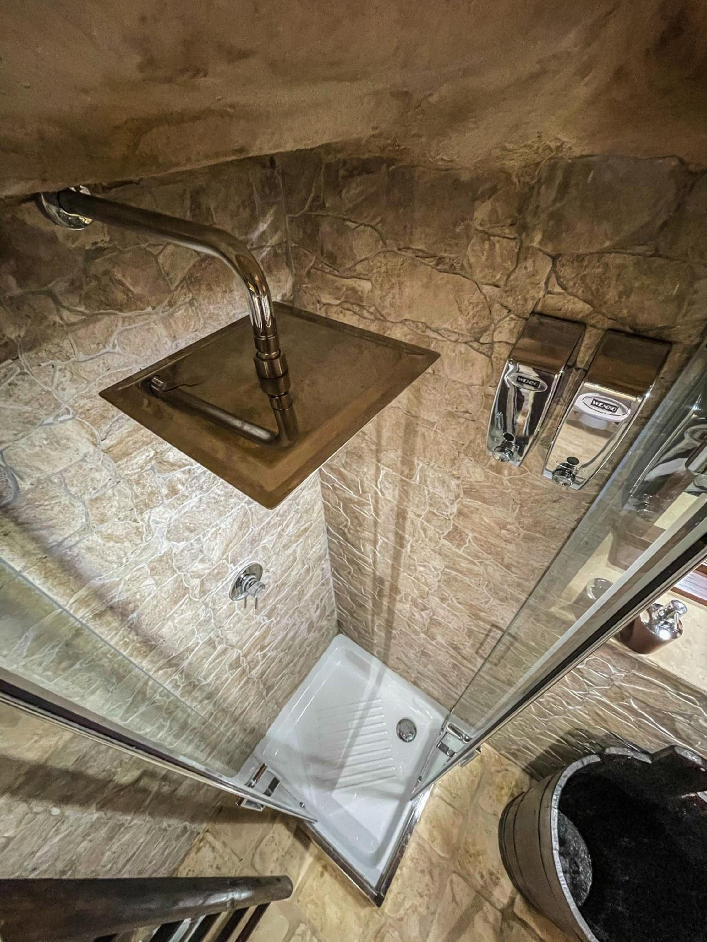 Suite with Private Pool - Photo 5