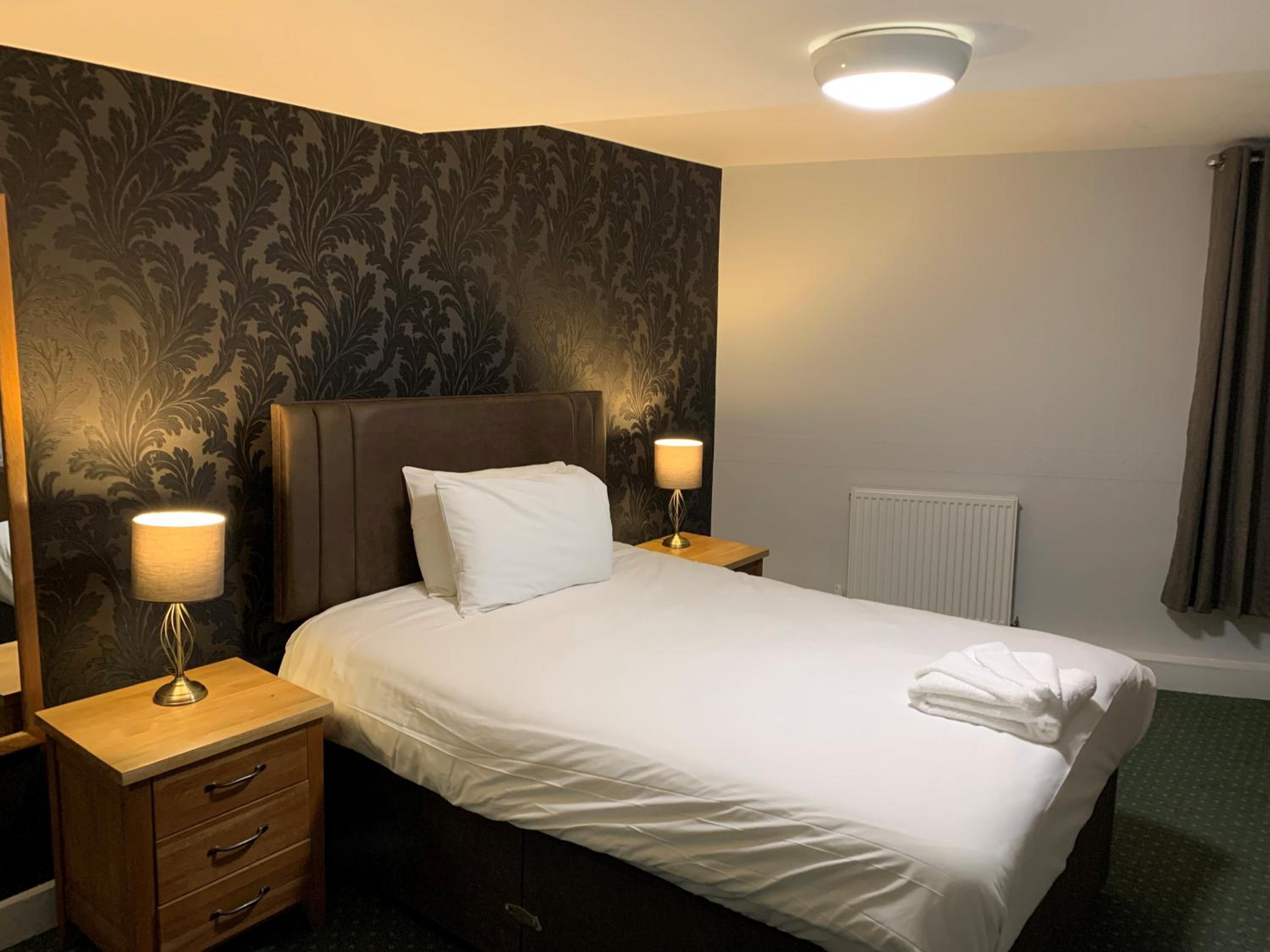 Double Room - Photo 5