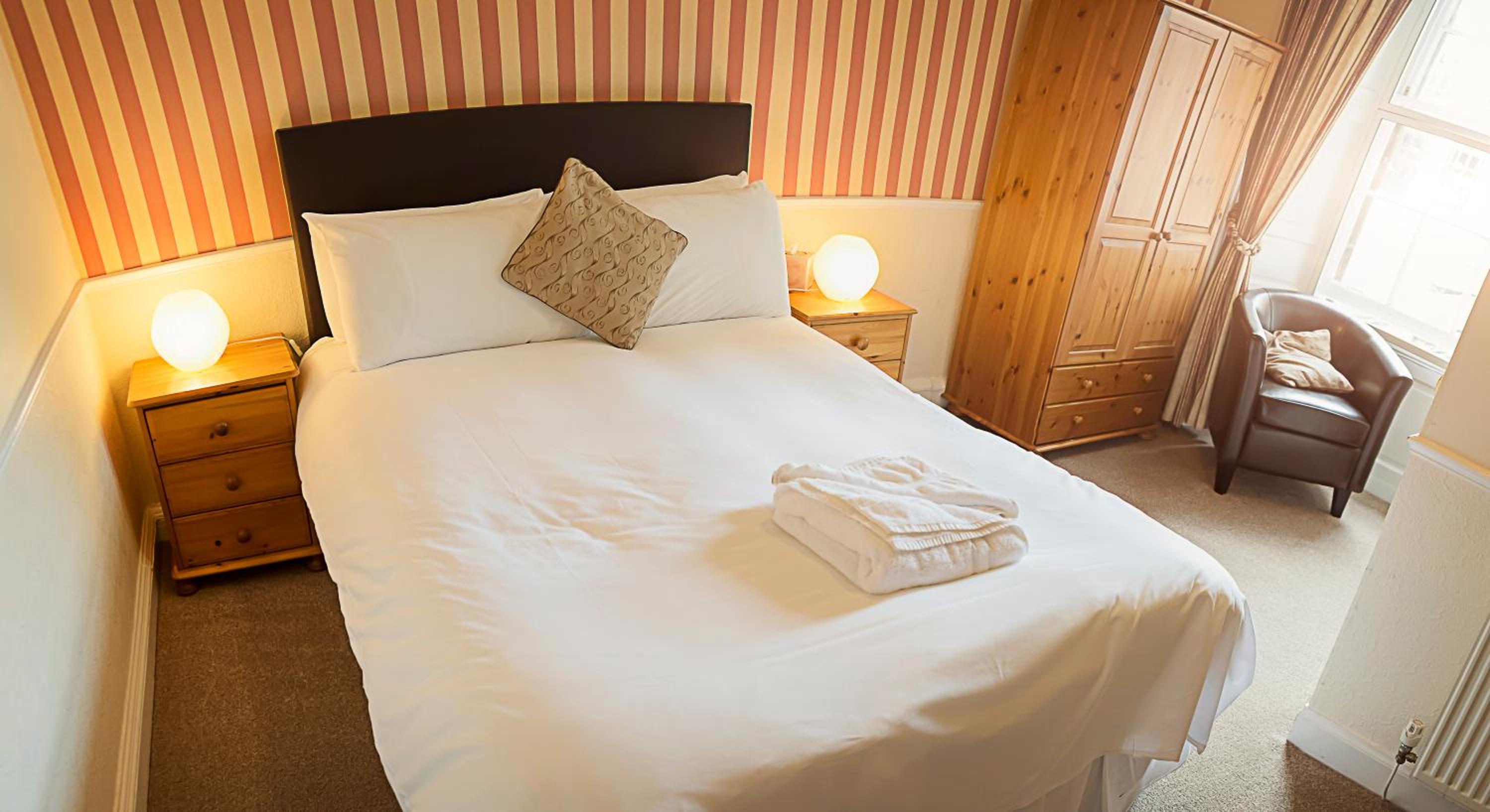 Double Room - Photo 5